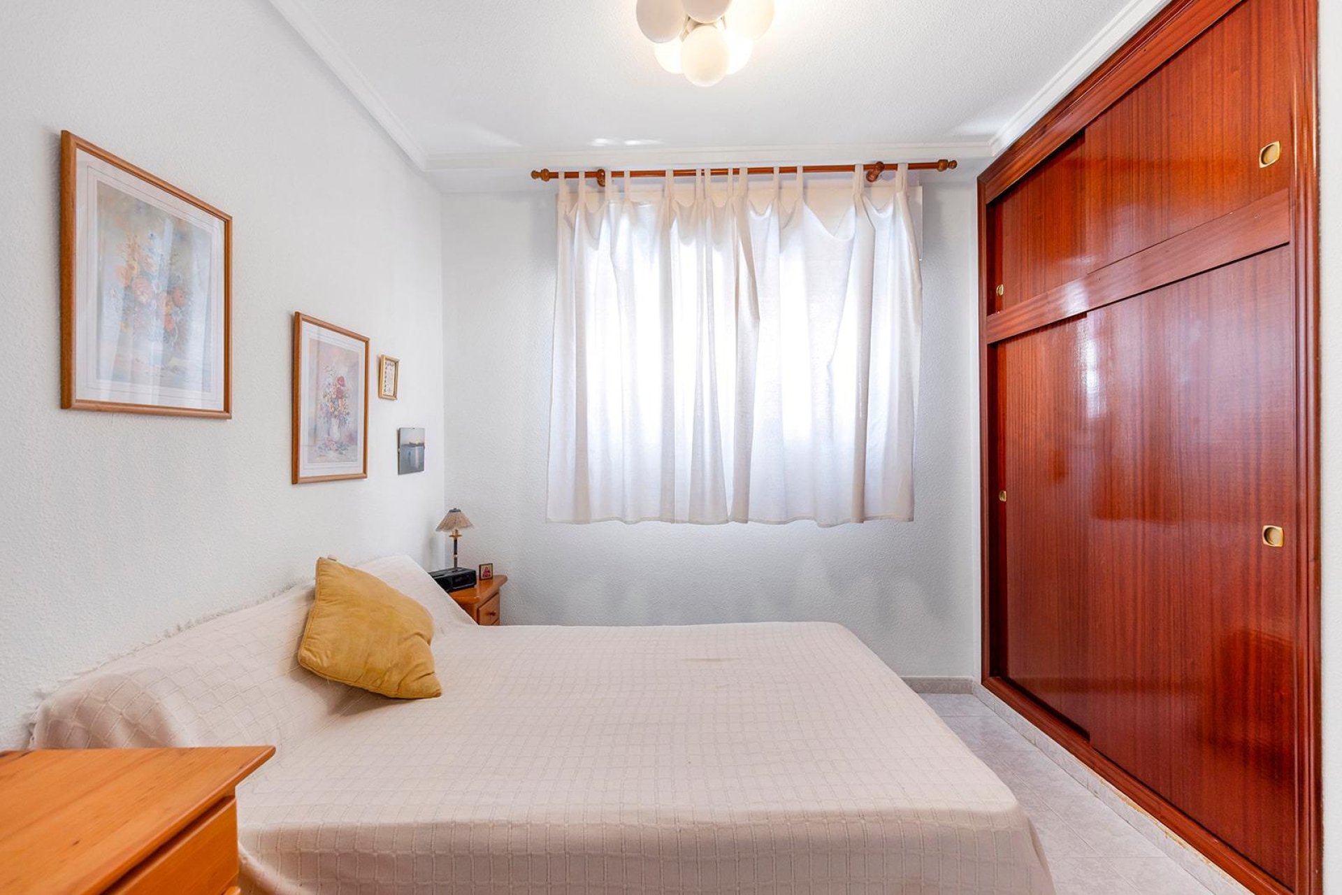 Resale - Apartment / flat -
Torrevieja - Centro
