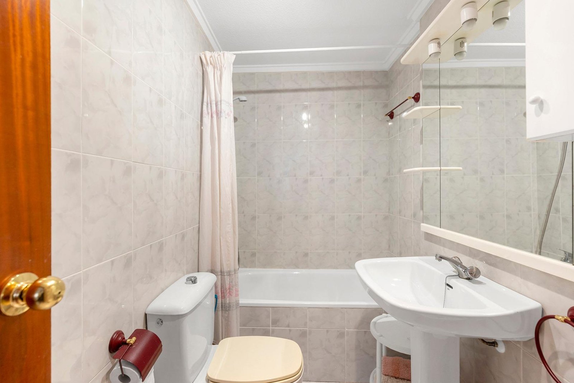 Resale - Apartment / flat -
Torrevieja - Centro