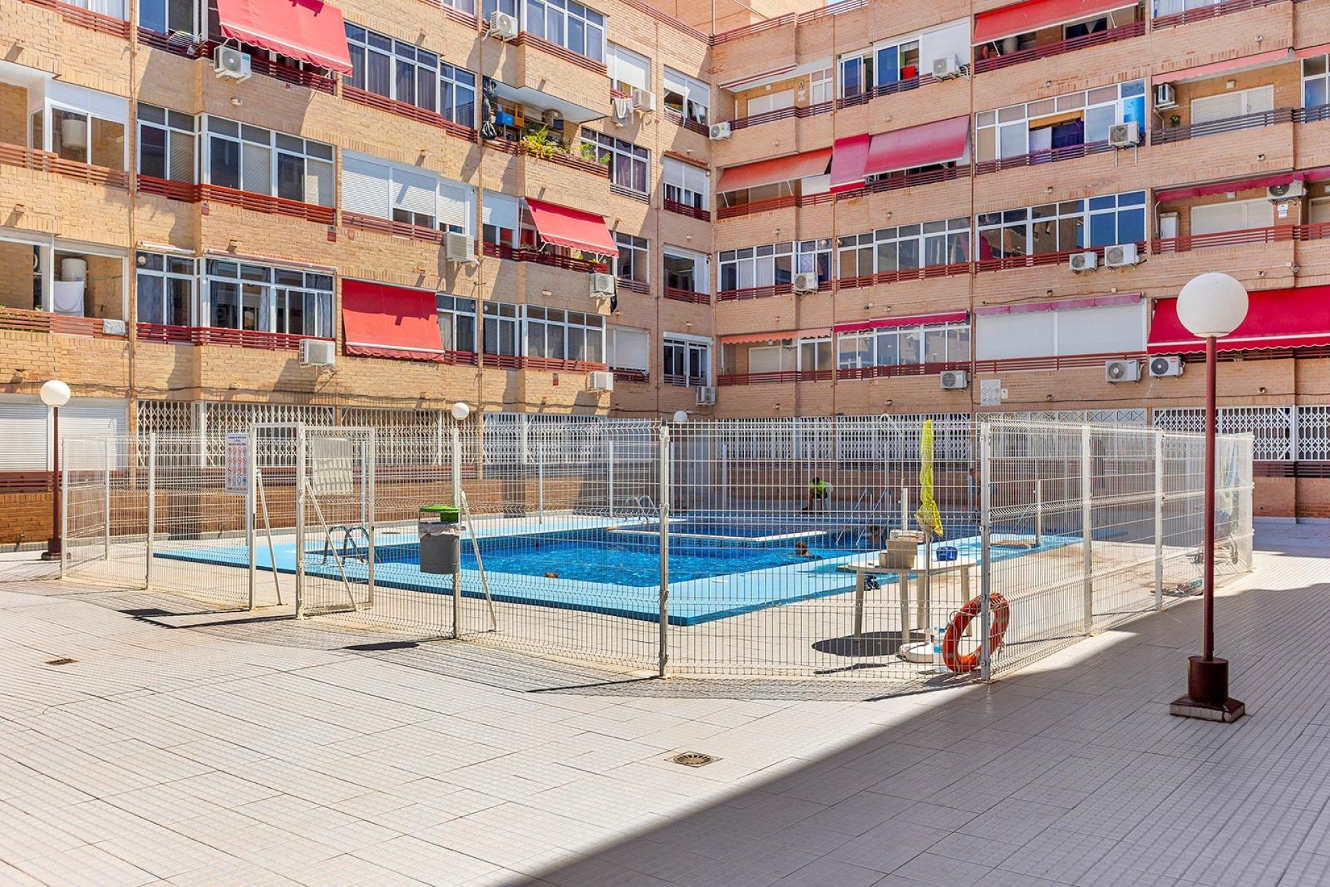 Resale - Apartment / flat -
Torrevieja - Centro