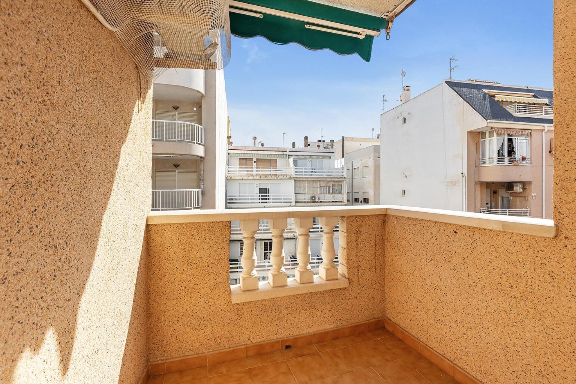 Resale - Apartment / flat -
Torrevieja - Centro