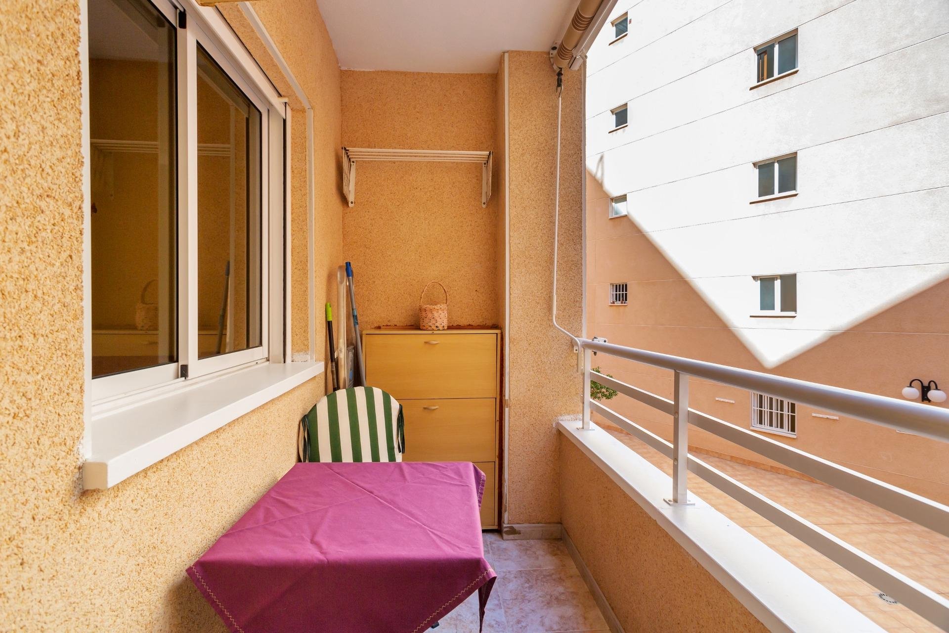 Resale - Apartment / flat -
Torrevieja - Centro