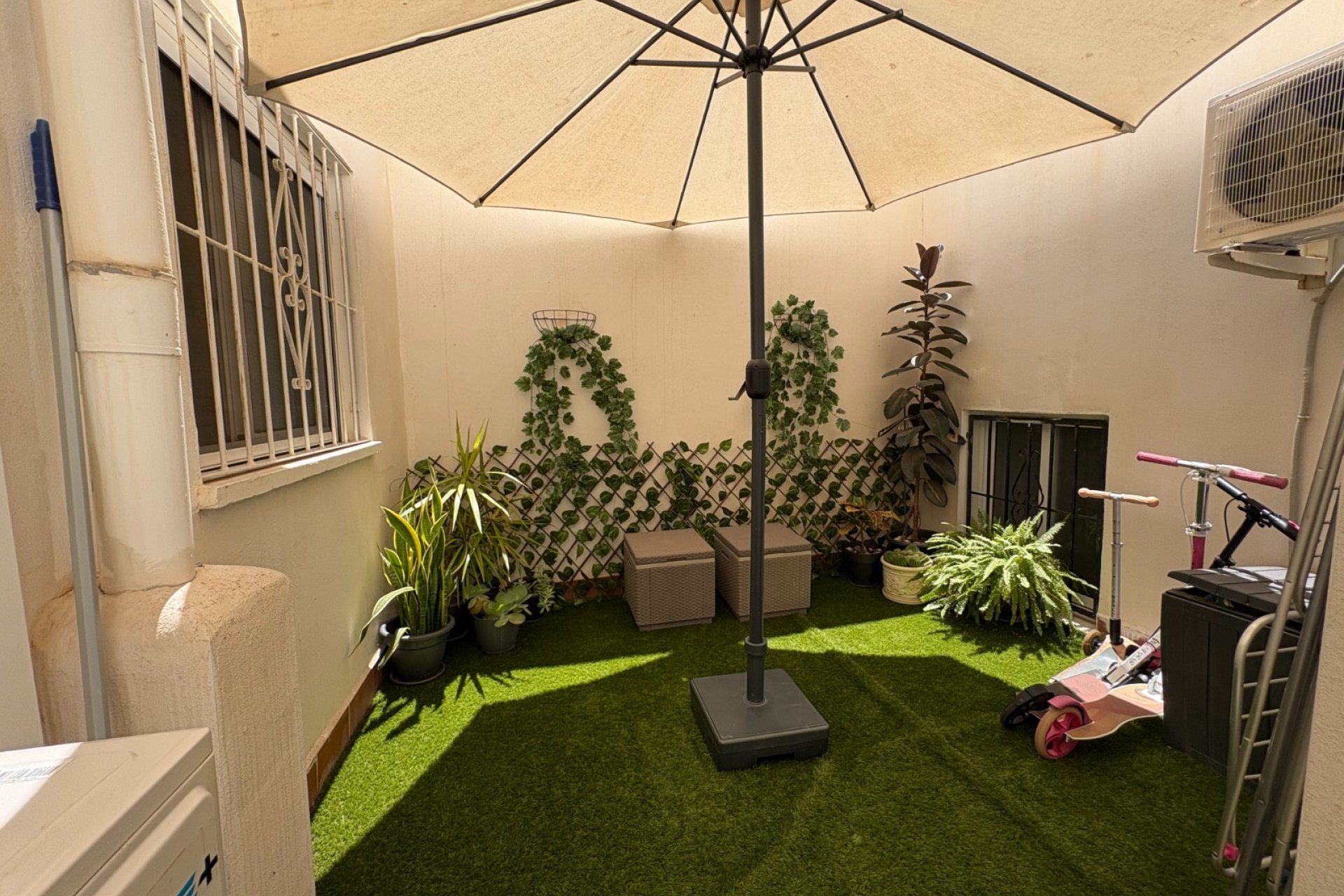 Resale - Apartment / flat -
Torrevieja - Centro