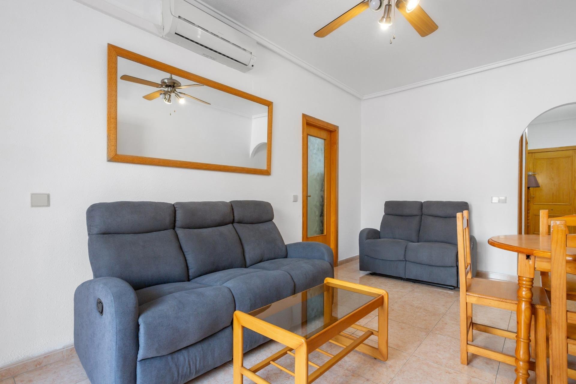 Resale - Apartment / flat -
Torrevieja - Centro