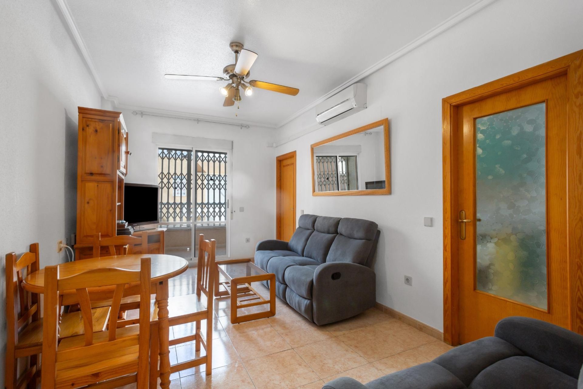 Resale - Apartment / flat -
Torrevieja - Centro