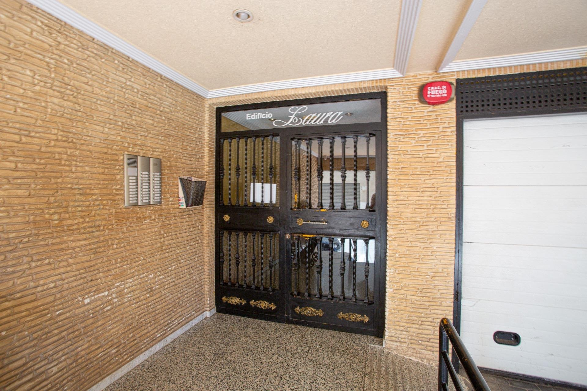 Resale - Apartment / flat -
Torrevieja - Centro