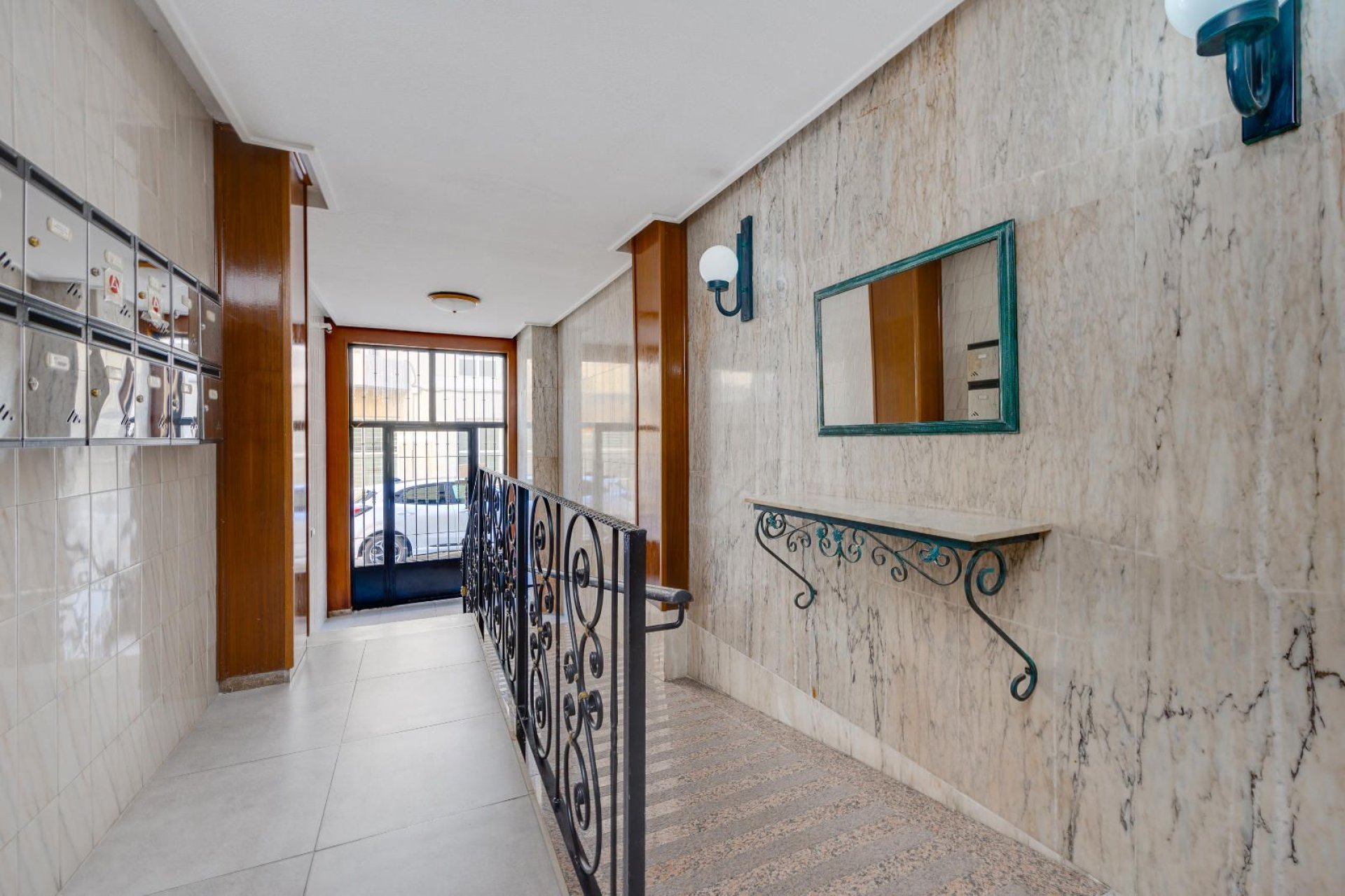 Resale - Apartment / flat -
Torrevieja - Centro
