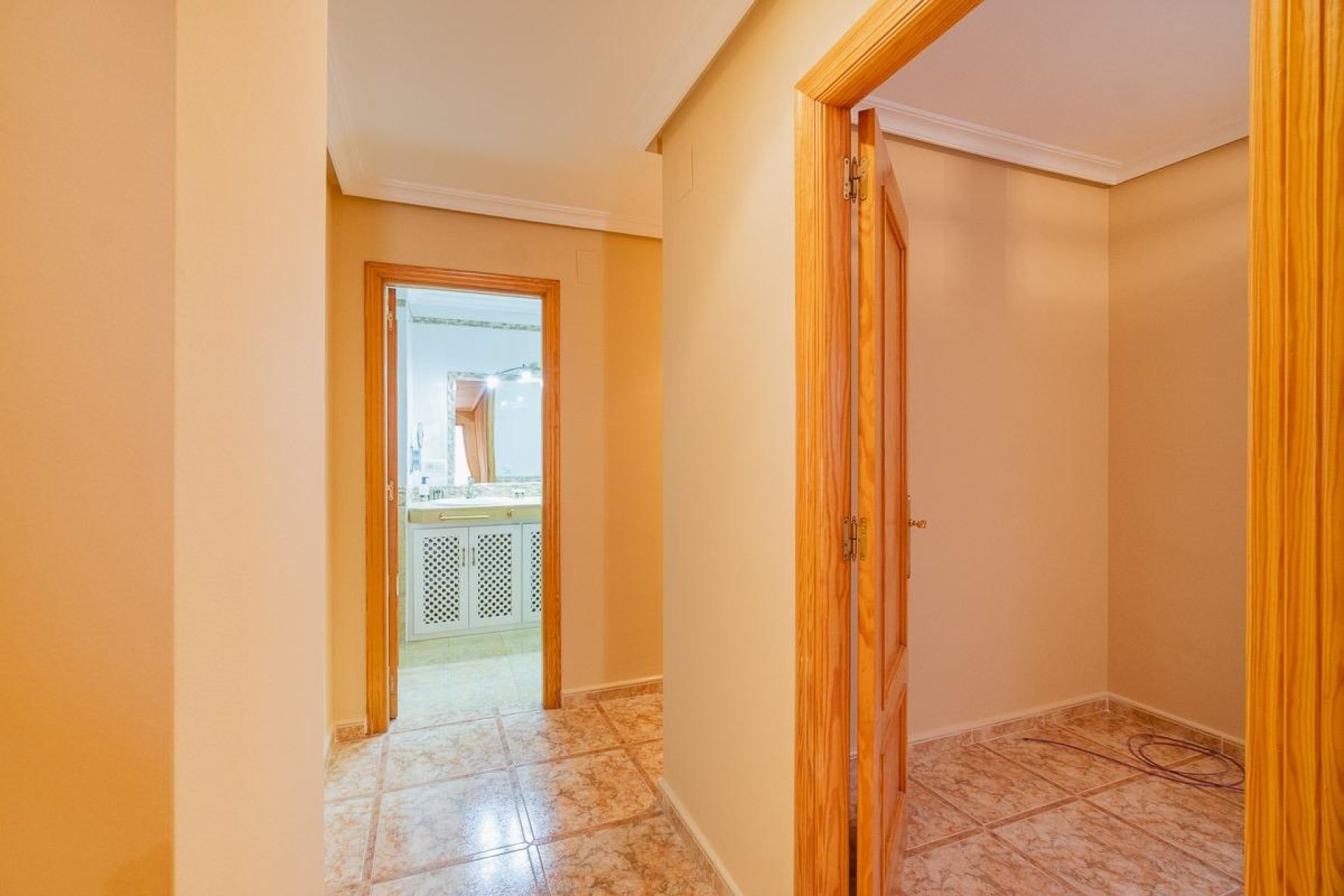 Resale - Apartment / flat -
Torrevieja - Centro