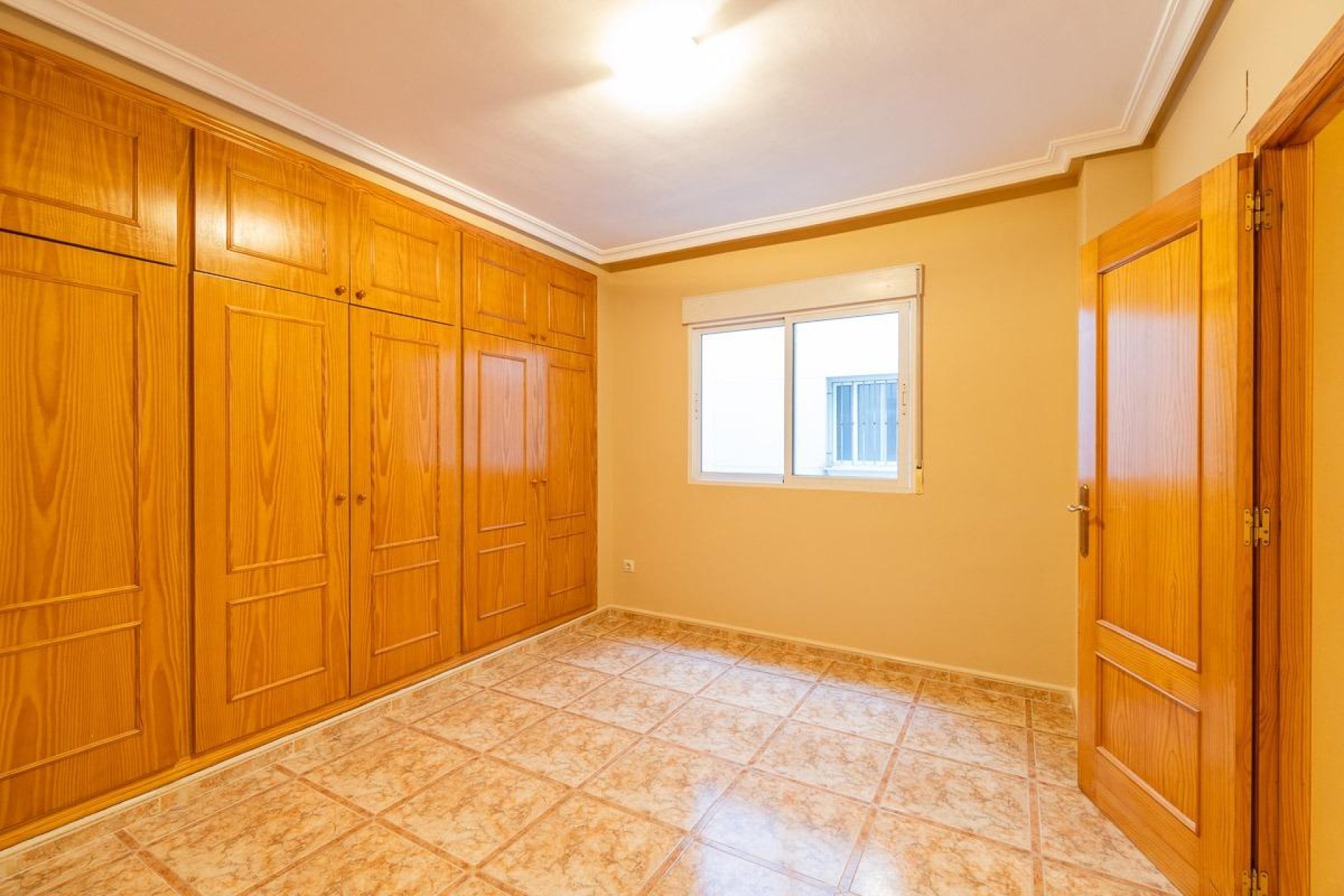 Resale - Apartment / flat -
Torrevieja - Centro