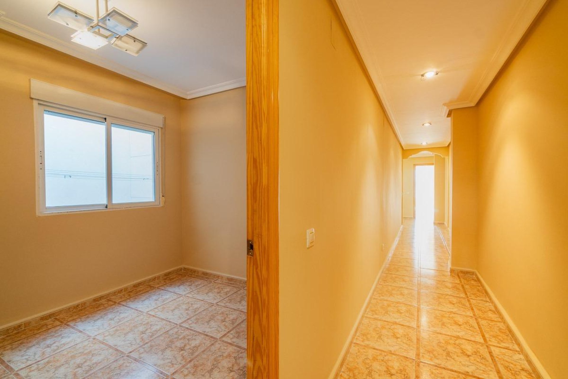 Resale - Apartment / flat -
Torrevieja - Centro