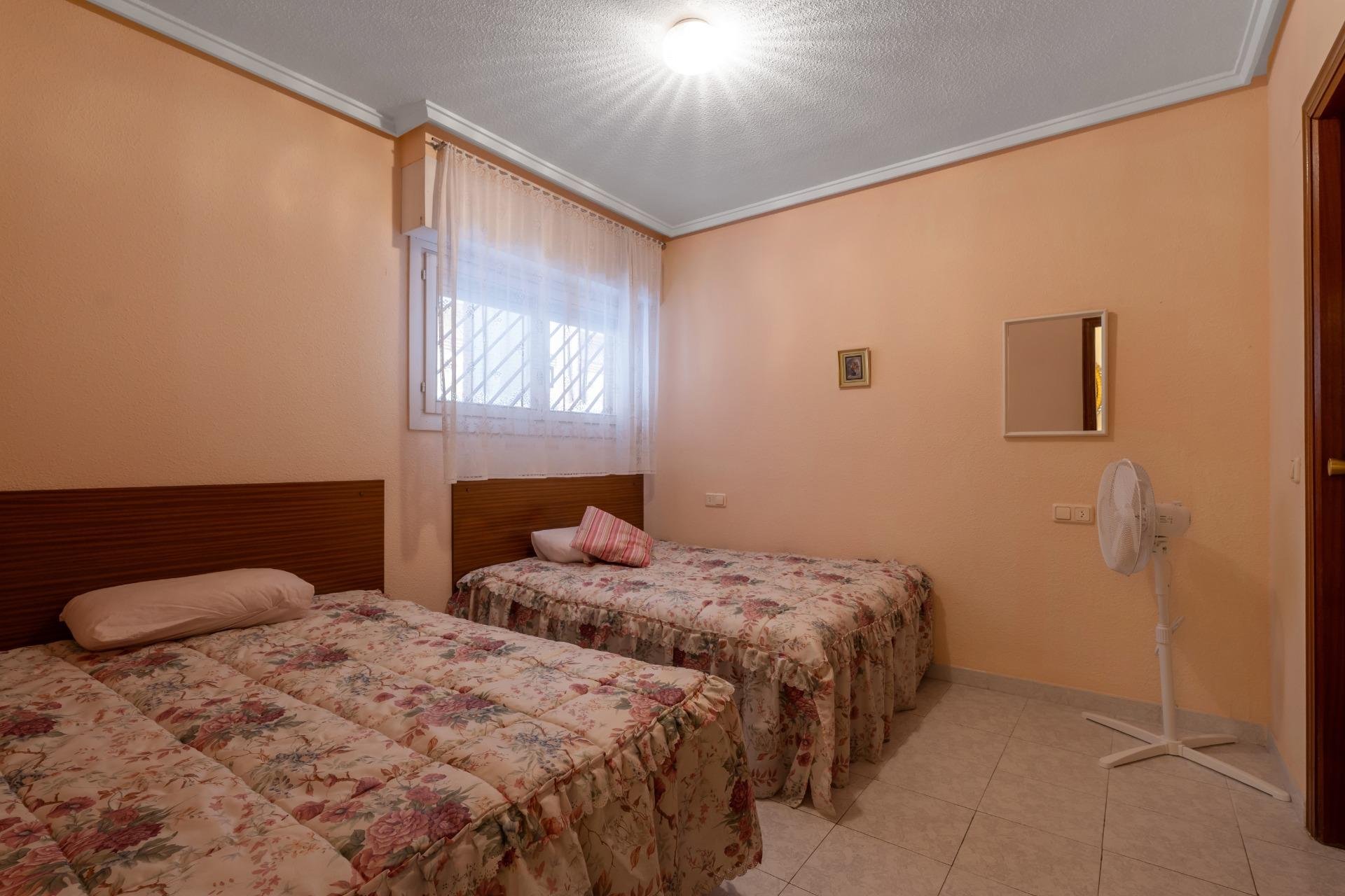 Resale - Apartment / flat -
Torrevieja - Centro