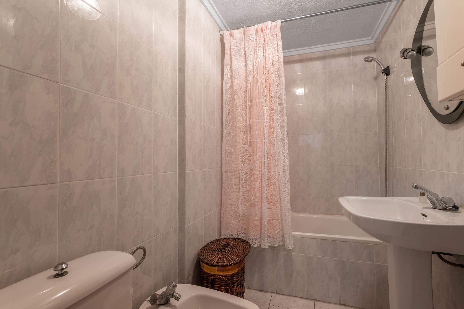 Resale - Apartment / flat -
Torrevieja - Centro