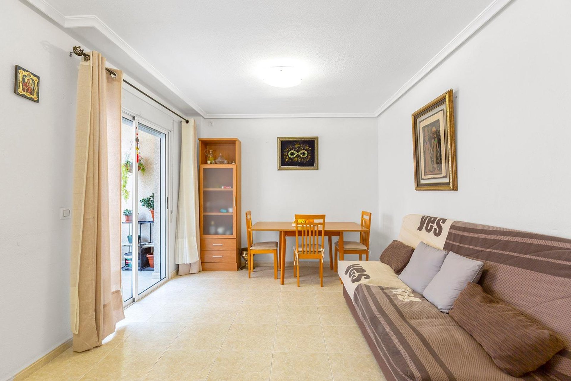 Resale - Apartment / flat -
Torrevieja - Centro