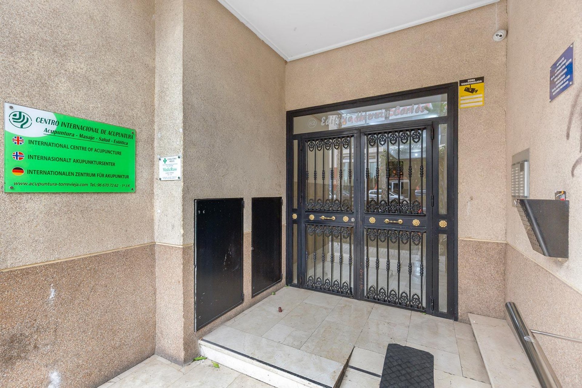 Resale - Apartment / flat -
Torrevieja - Centro