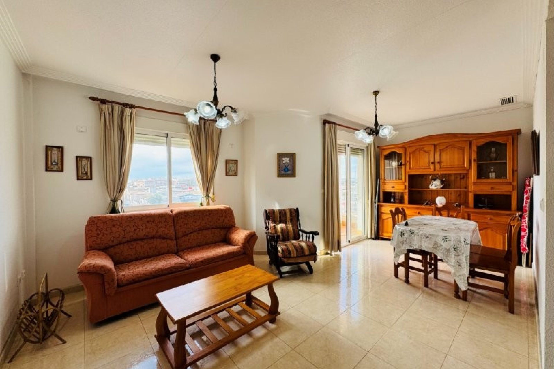 Resale - Apartment / flat -
Torrevieja - Centro