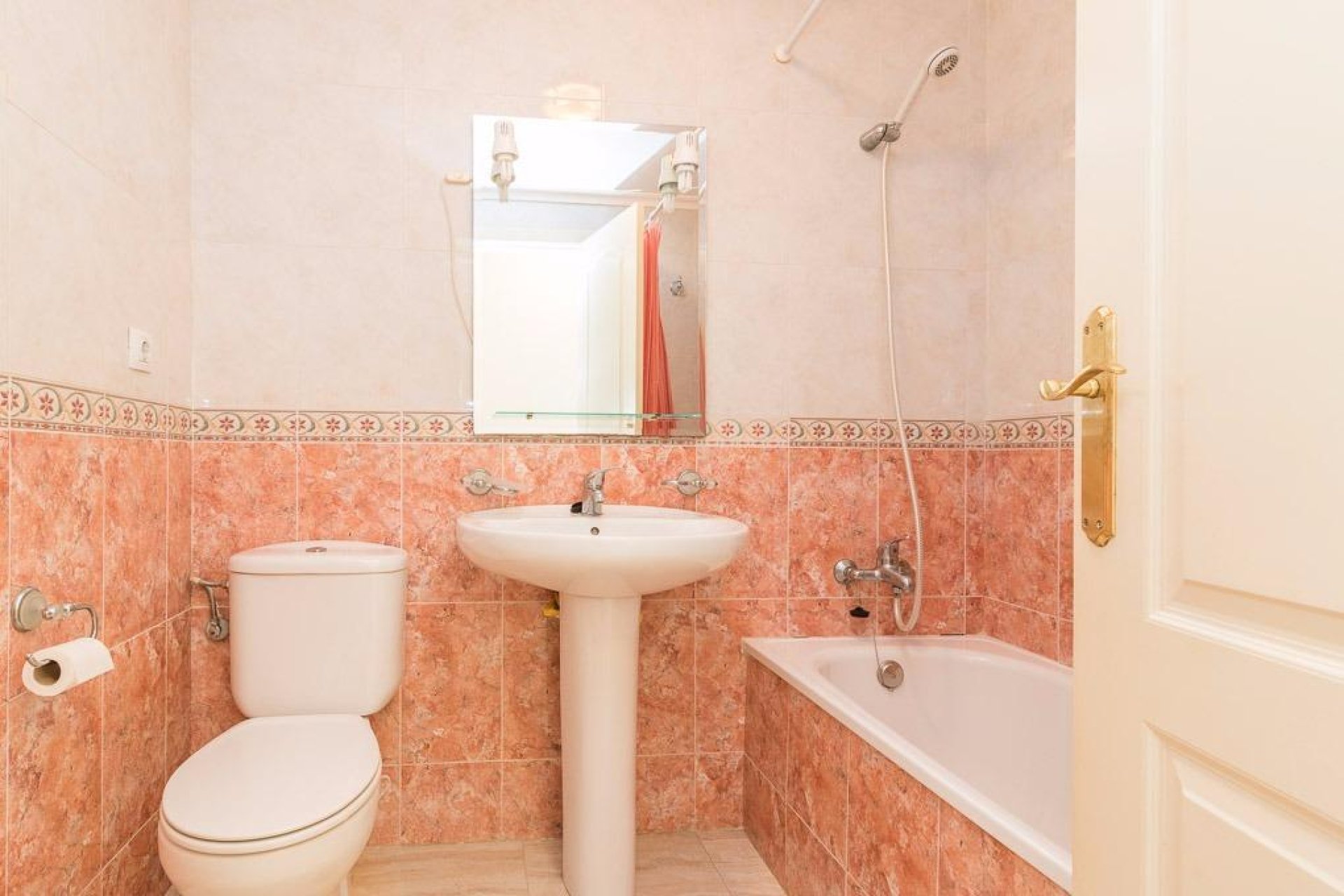 Resale - Apartment / flat -
Torrevieja - Centro