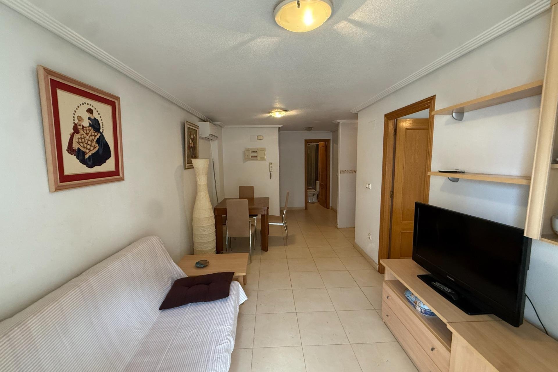 Resale - Apartment / flat -
Torrevieja - Centro