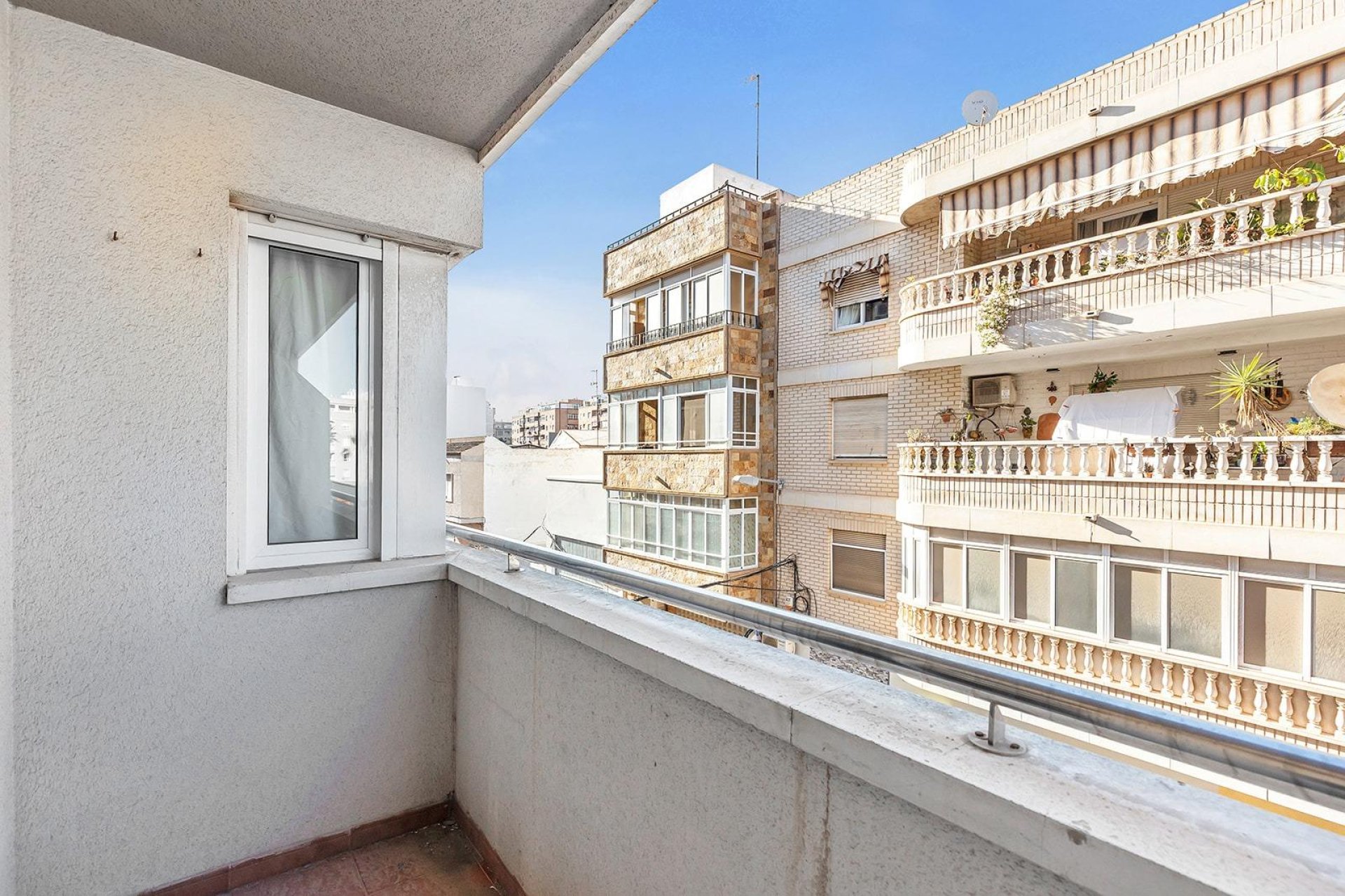 Resale - Apartment / flat -
Torrevieja - Centro