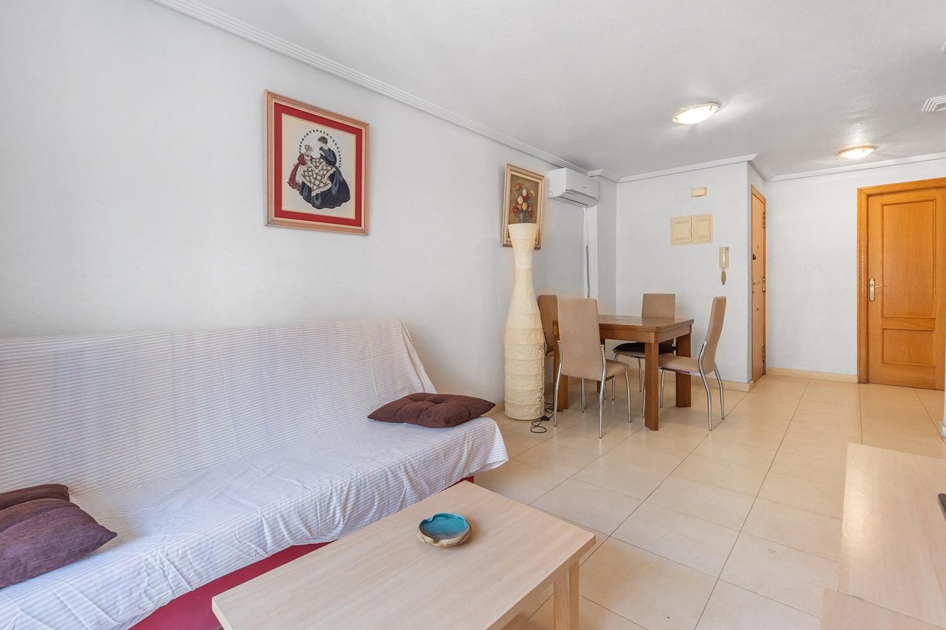 Resale - Apartment / flat -
Torrevieja - Centro