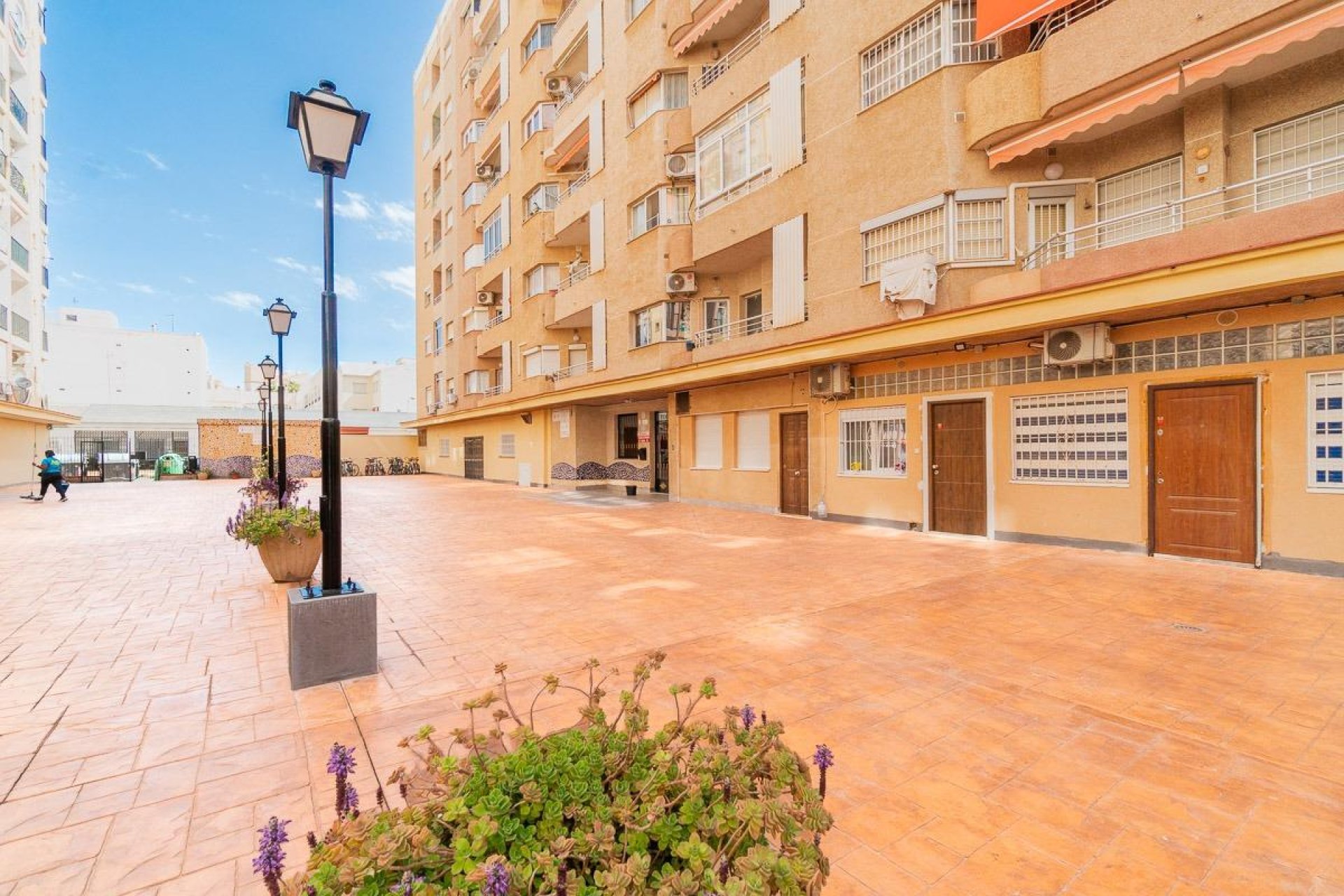 Resale - Apartment / flat -
Torrevieja - Centro
