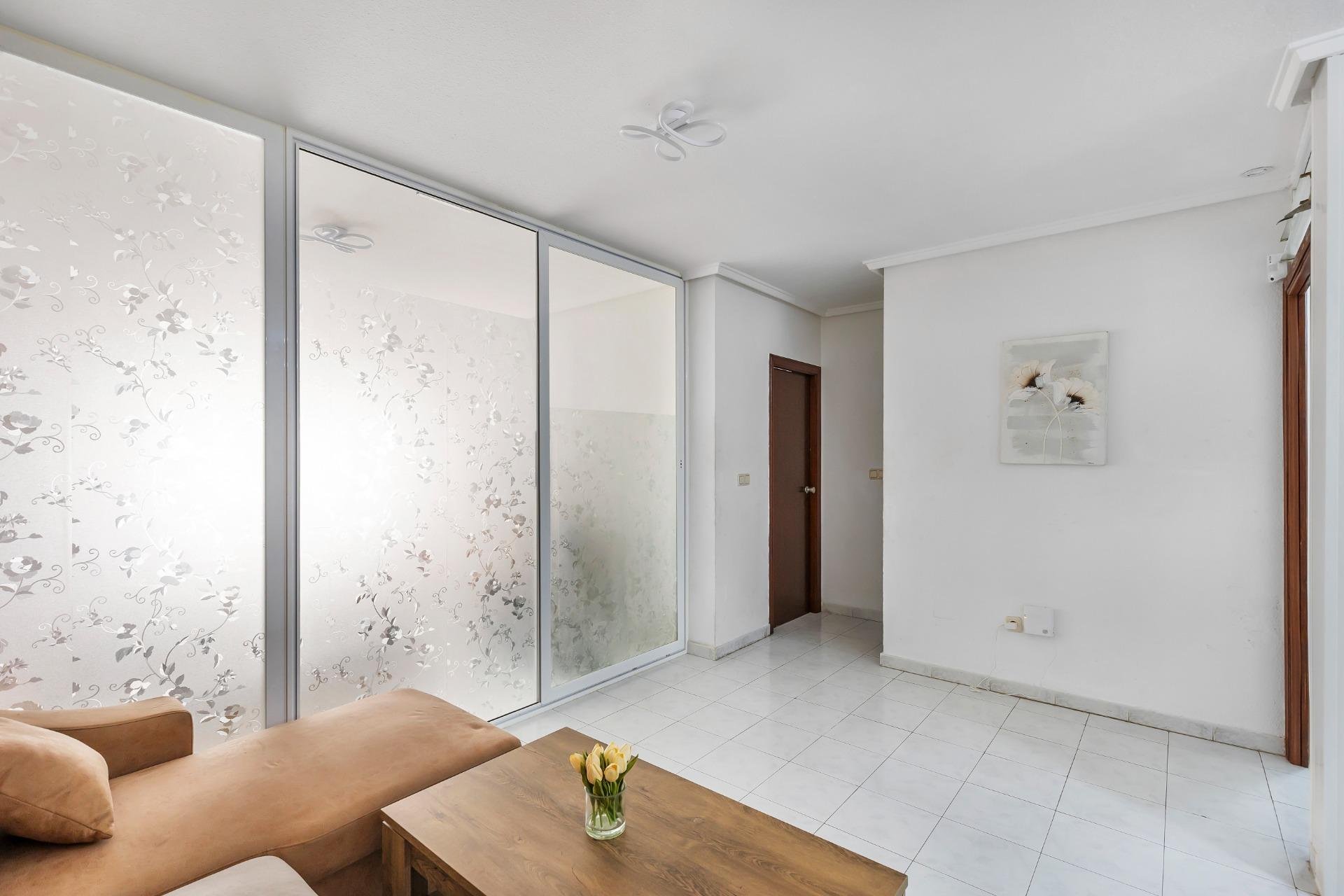 Resale - Apartment / flat -
Torrevieja - Centro