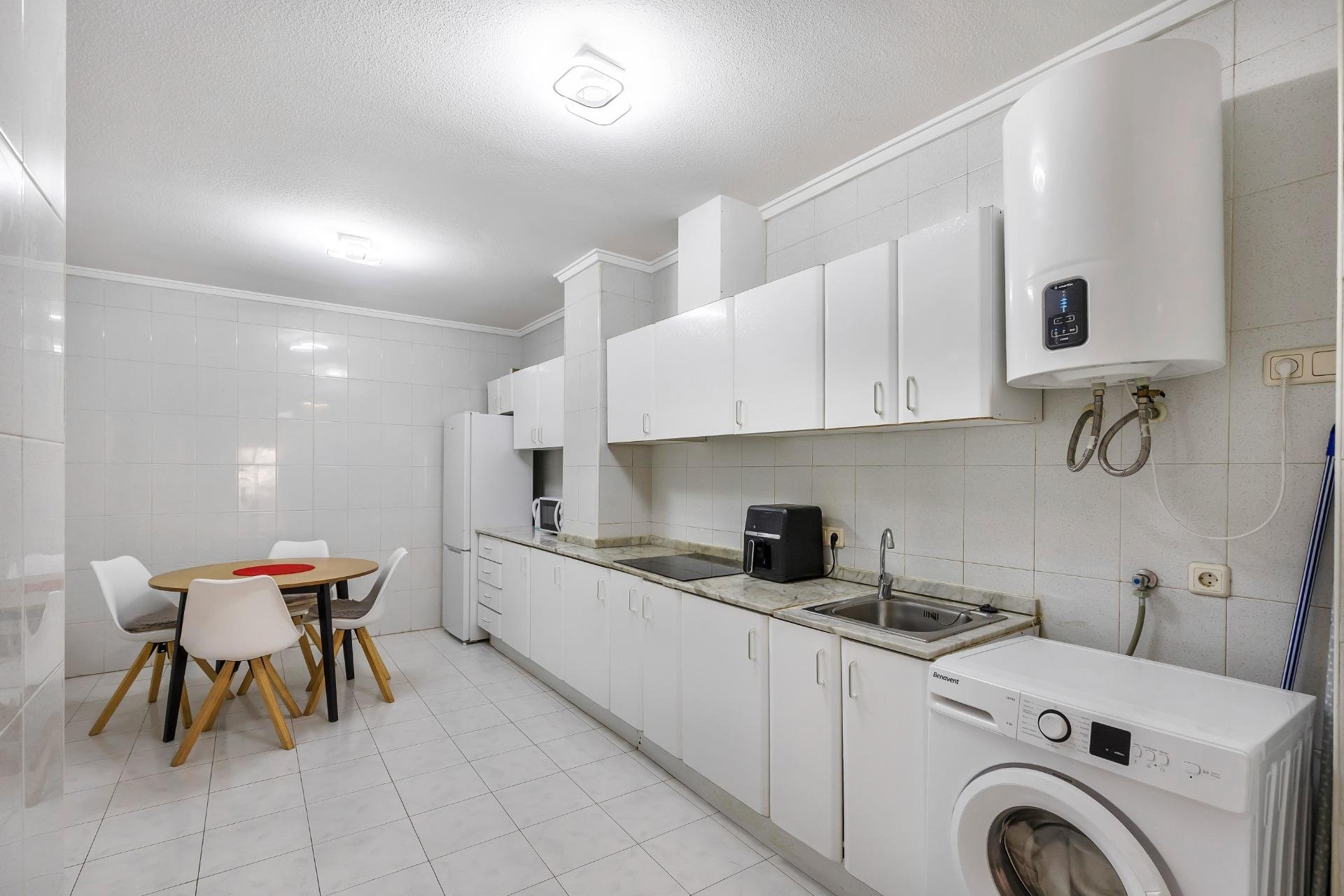 Resale - Apartment / flat -
Torrevieja - Centro