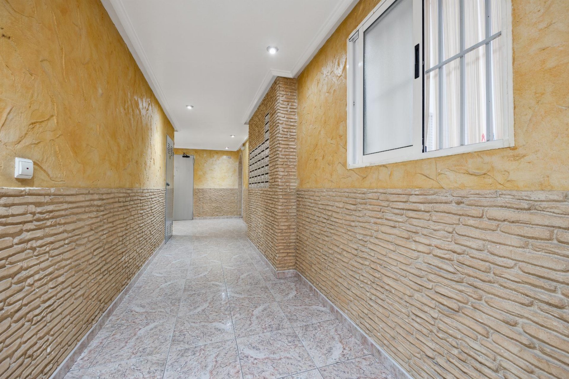 Resale - Apartment / flat -
Torrevieja - Centro