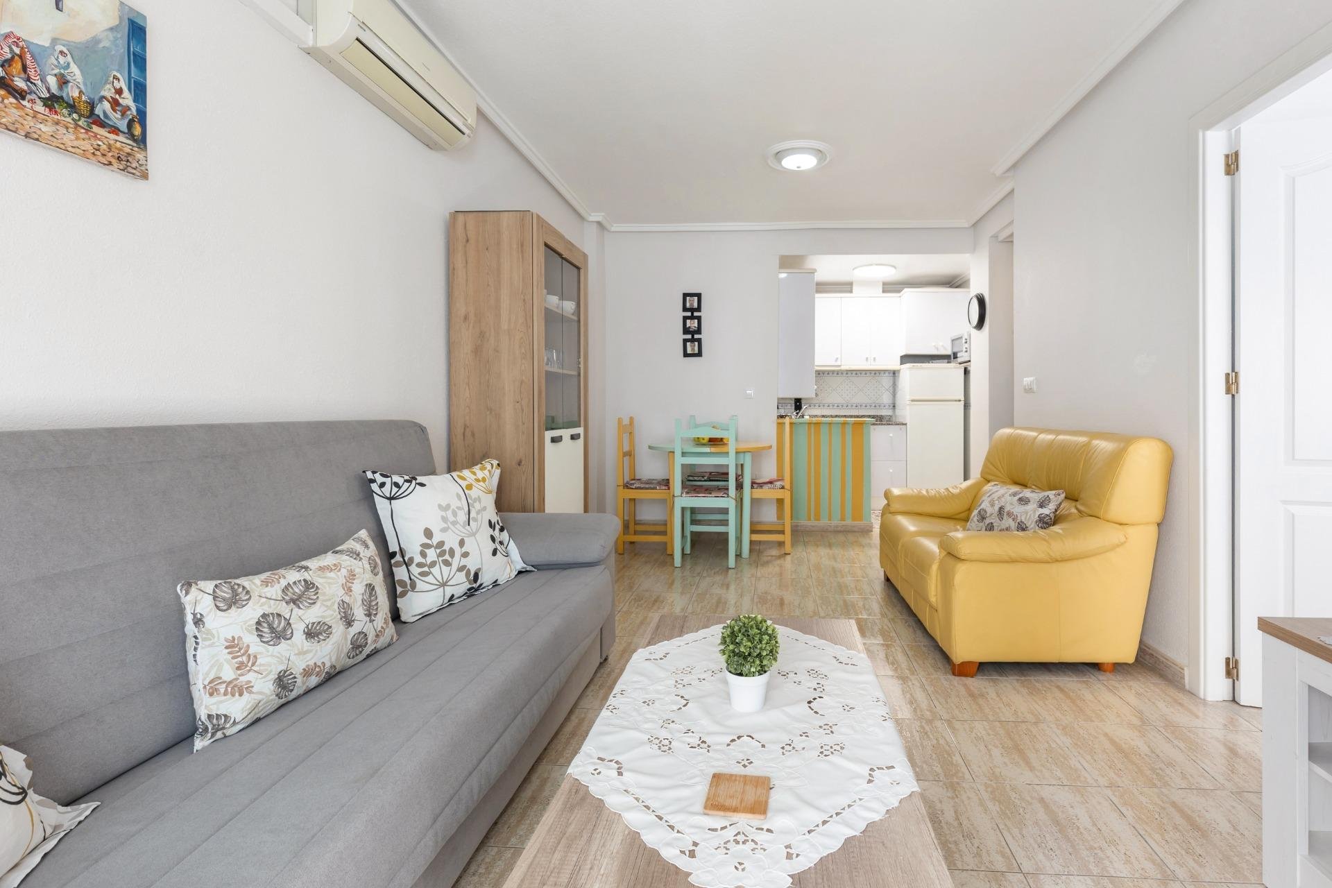 Resale - Apartment / flat -
Torrevieja - Centro