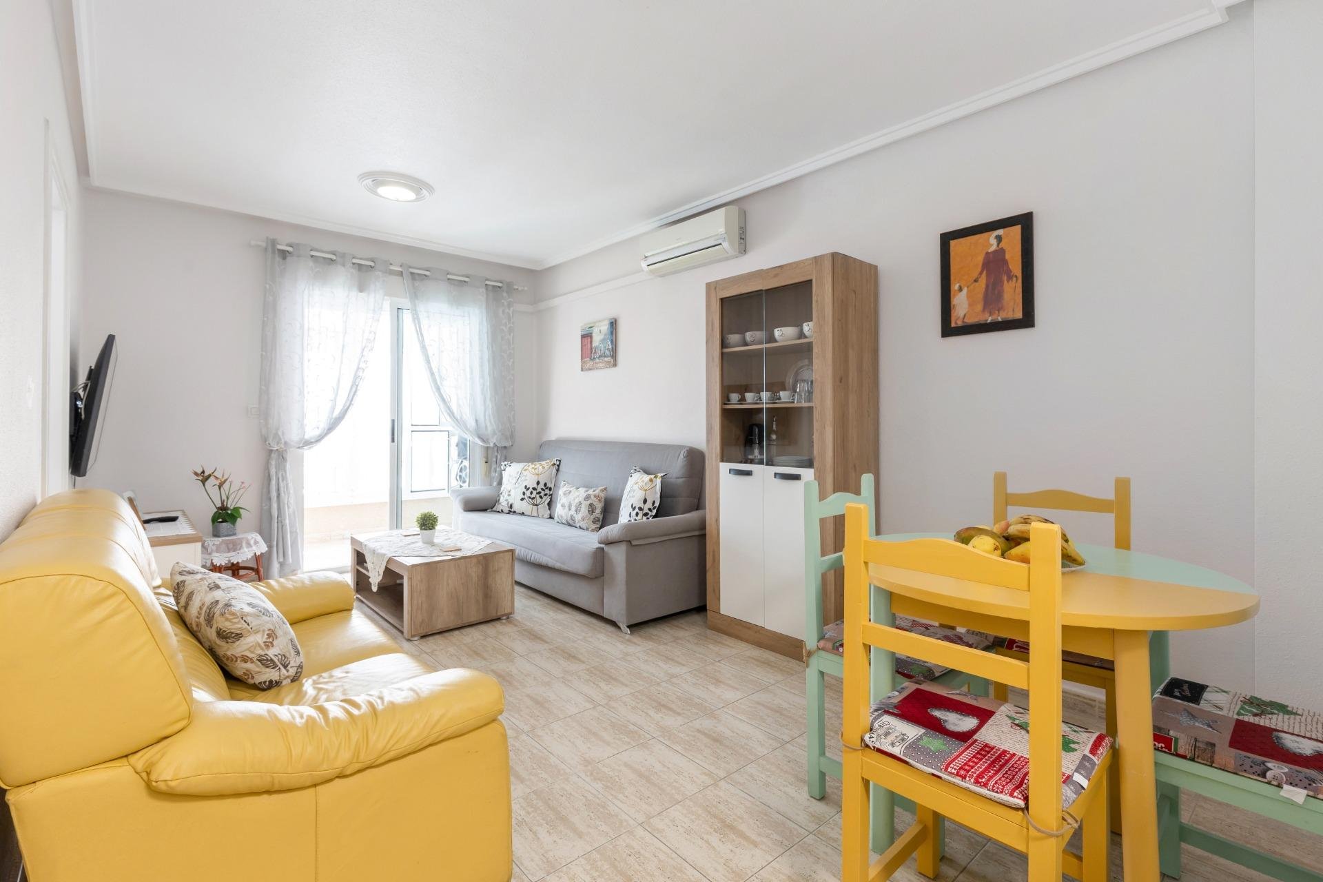 Resale - Apartment / flat -
Torrevieja - Centro