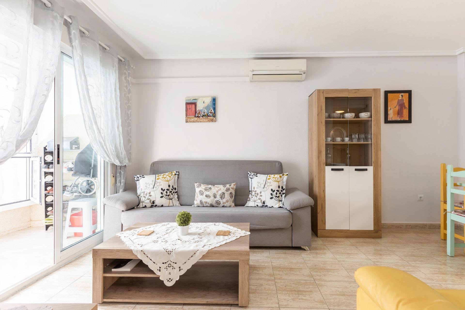 Resale - Apartment / flat -
Torrevieja - Centro