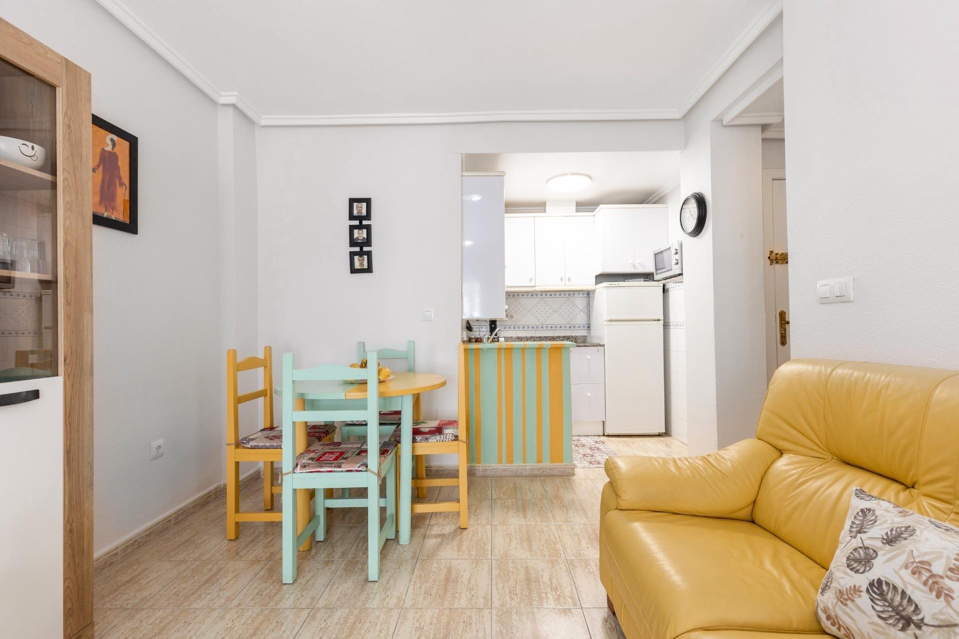 Resale - Apartment / flat -
Torrevieja - Centro