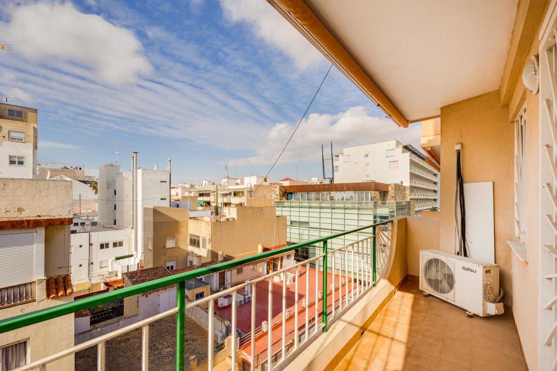 Resale - Apartment / flat -
Torrevieja - Centro