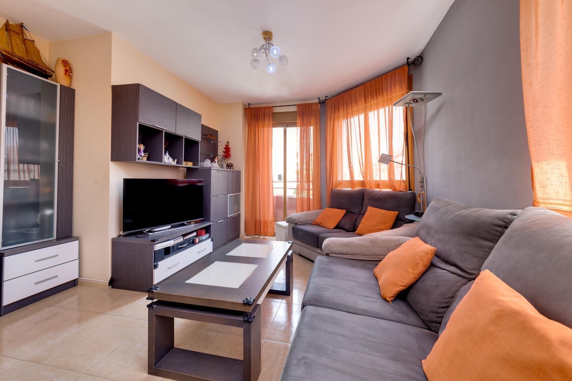 Resale - Apartment / flat -
Torrevieja - Centro