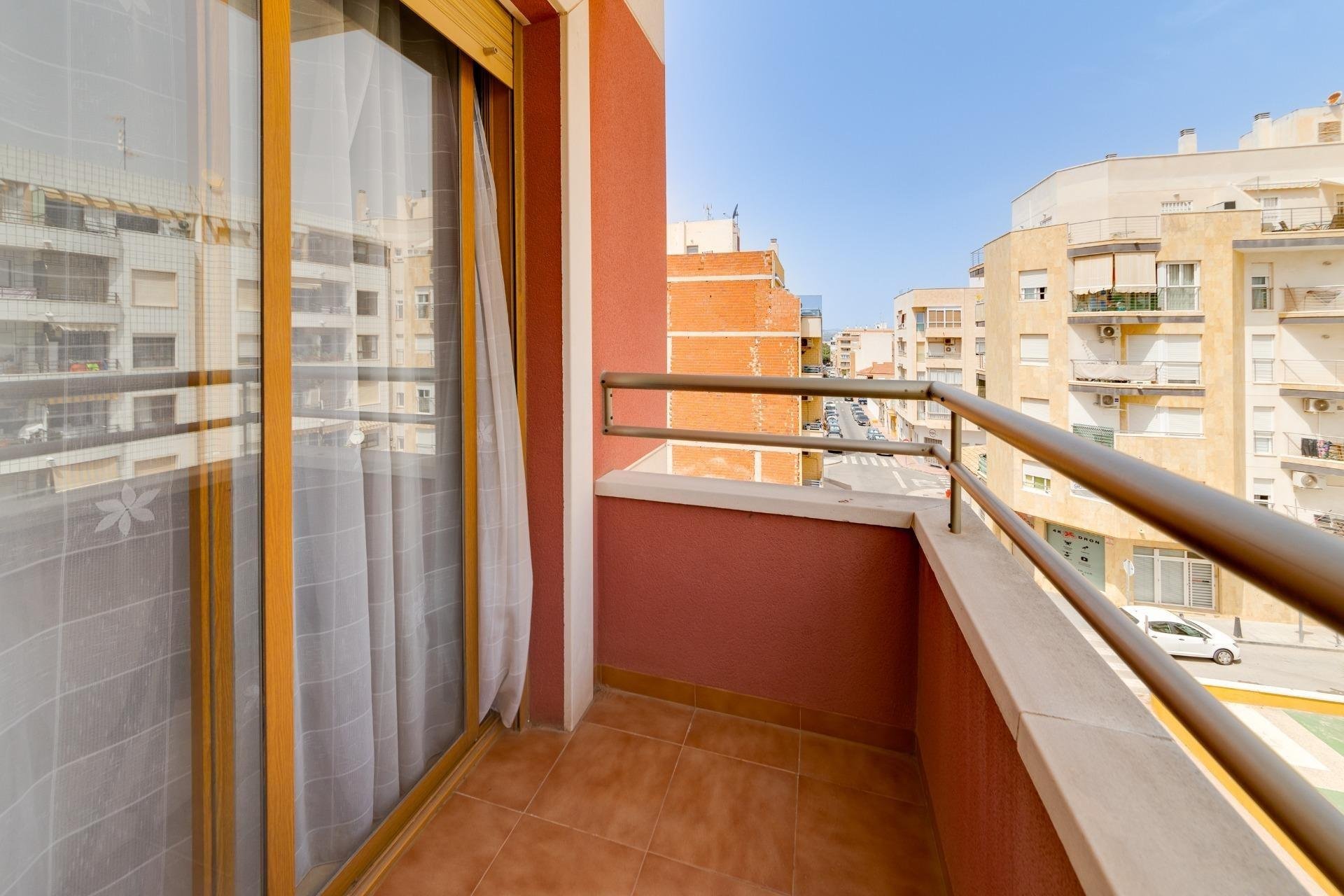 Resale - Apartment / flat -
Torrevieja - Centro