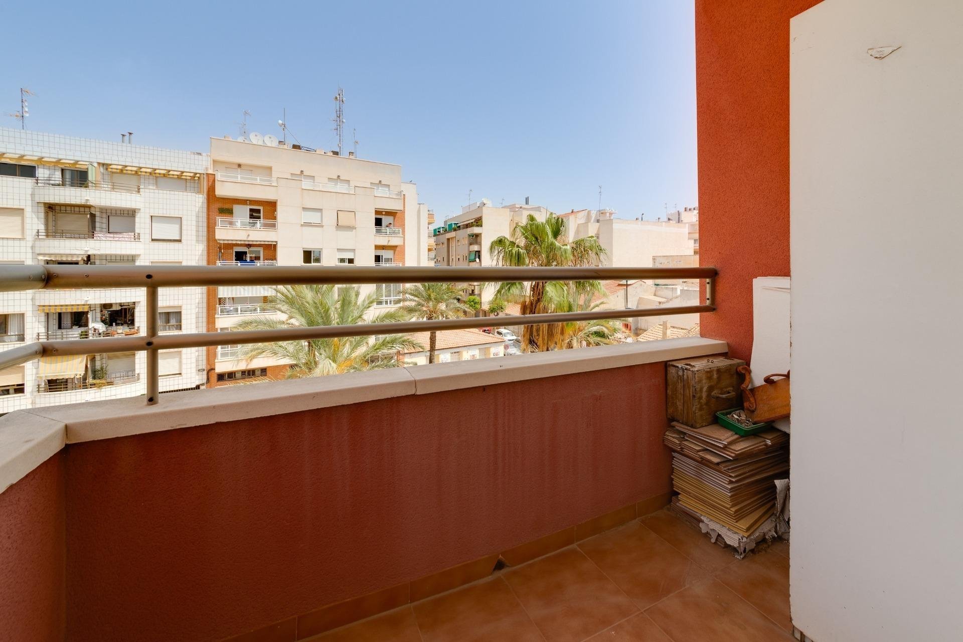 Resale - Apartment / flat -
Torrevieja - Centro