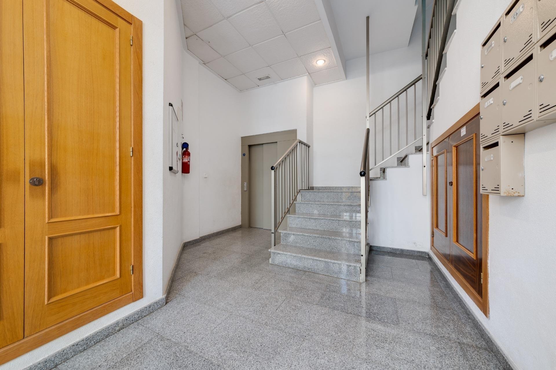 Resale - Apartment / flat -
Torrevieja - Centro