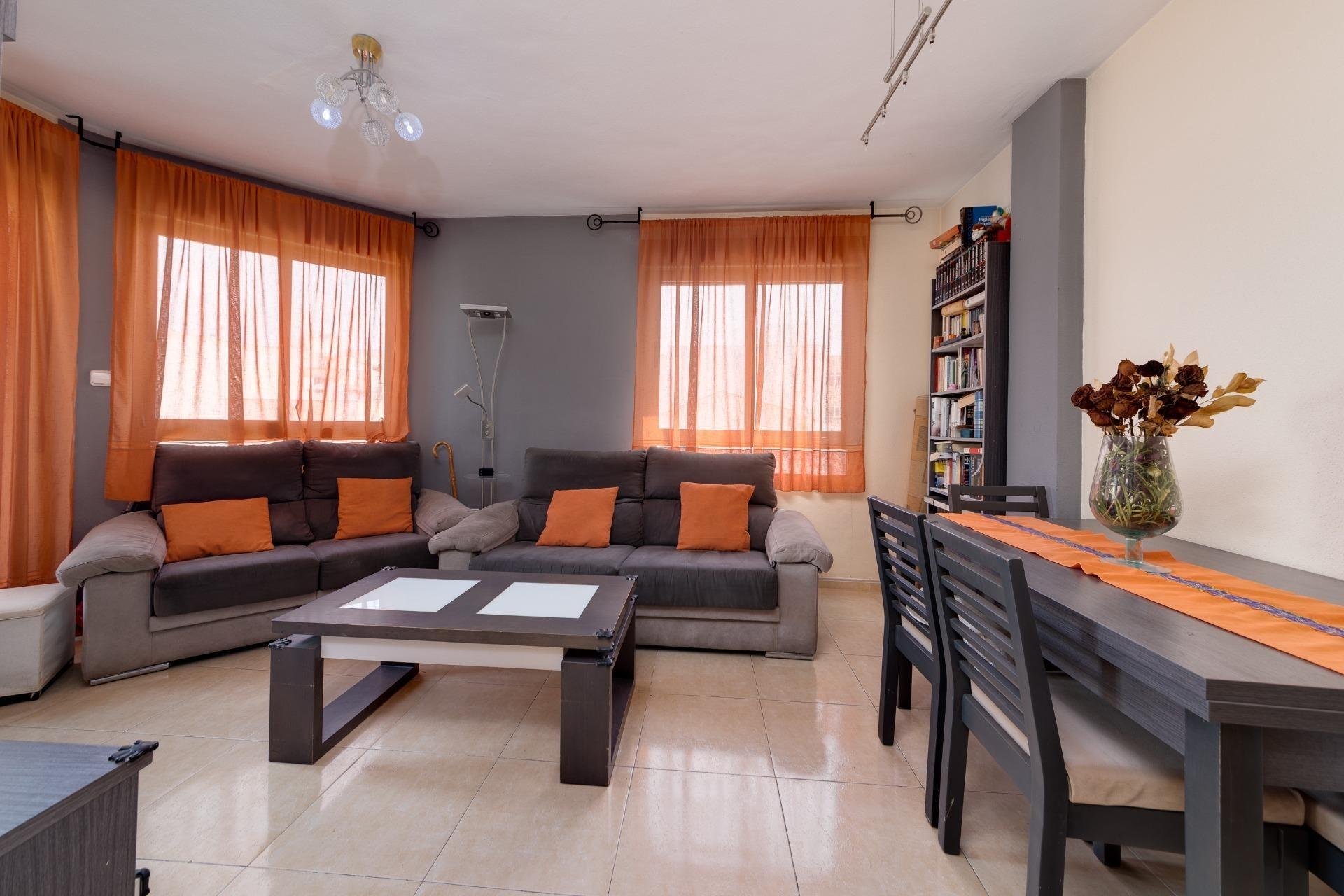 Resale - Apartment / flat -
Torrevieja - Centro