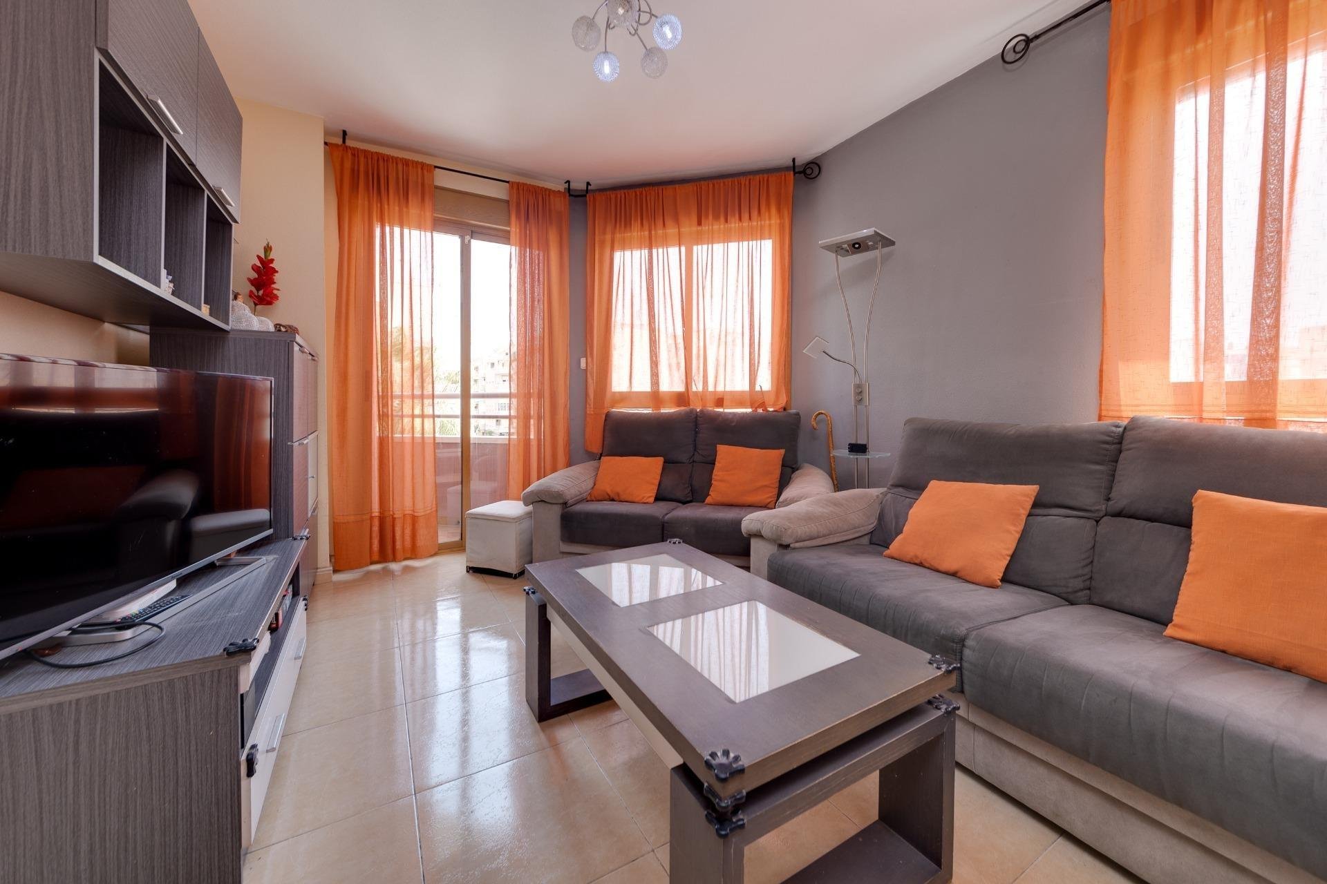 Resale - Apartment / flat -
Torrevieja - Centro