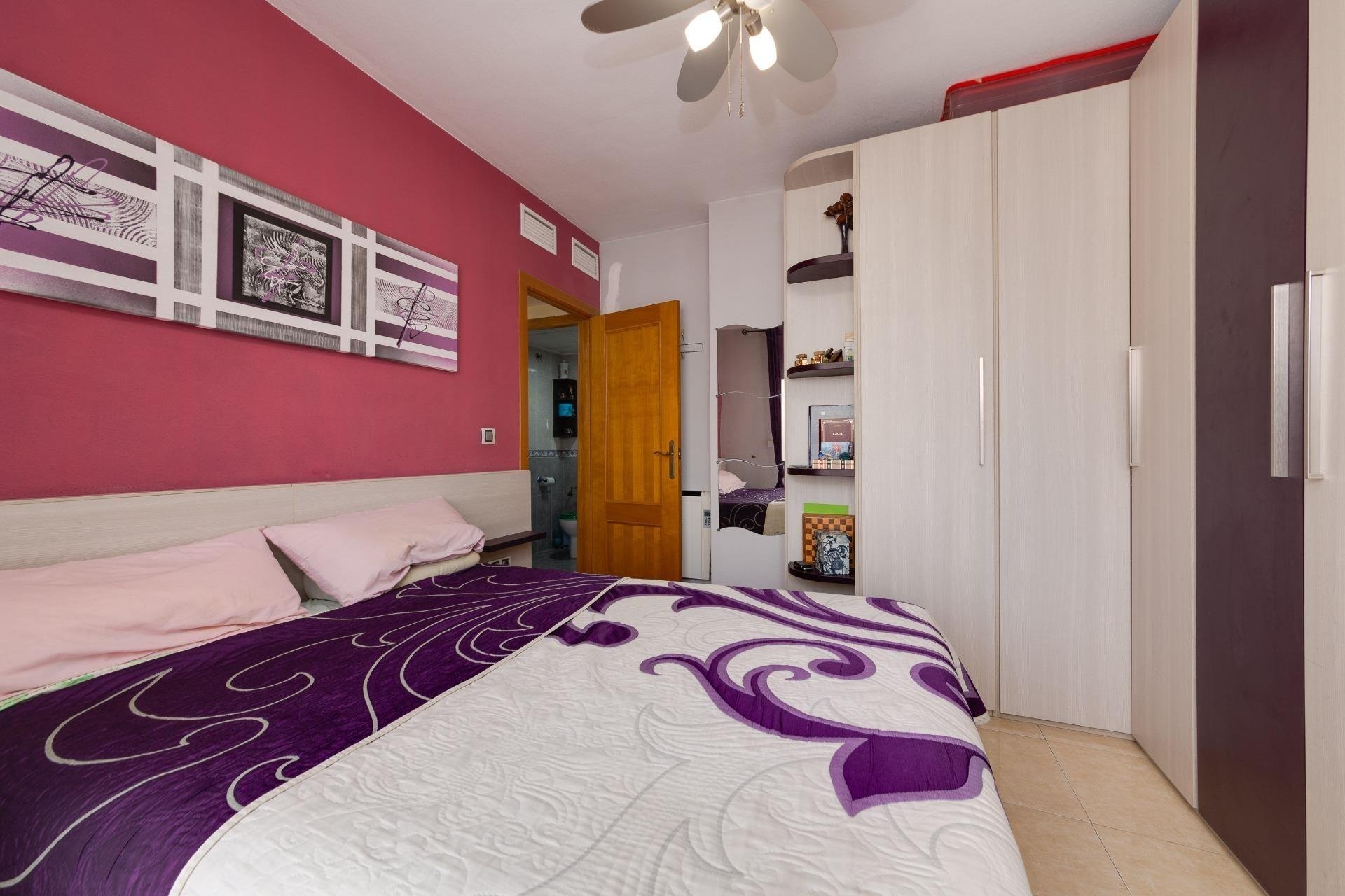 Resale - Apartment / flat -
Torrevieja - Centro