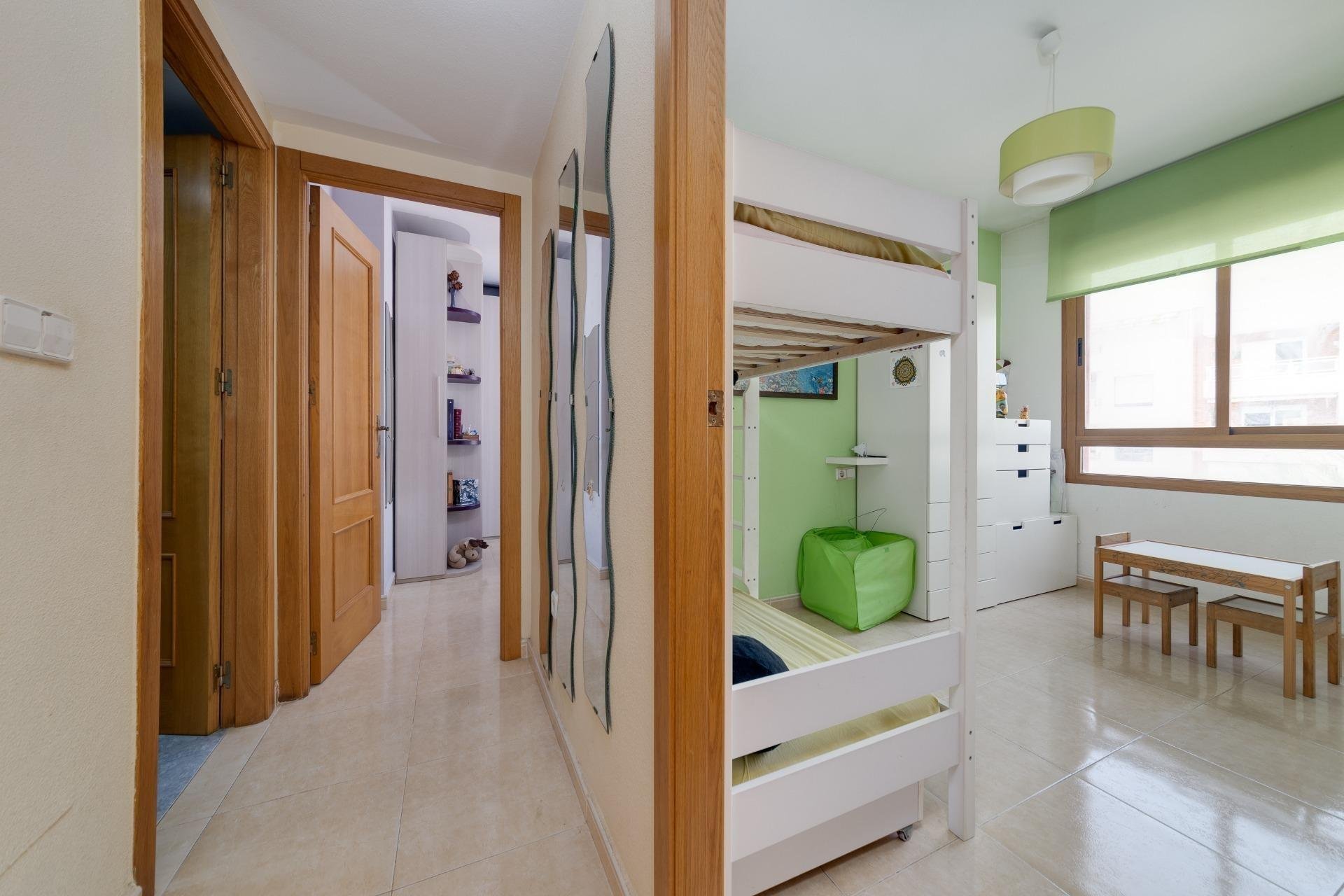 Resale - Apartment / flat -
Torrevieja - Centro