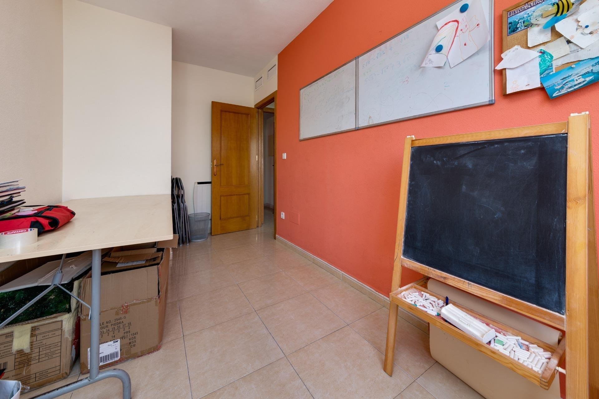 Resale - Apartment / flat -
Torrevieja - Centro