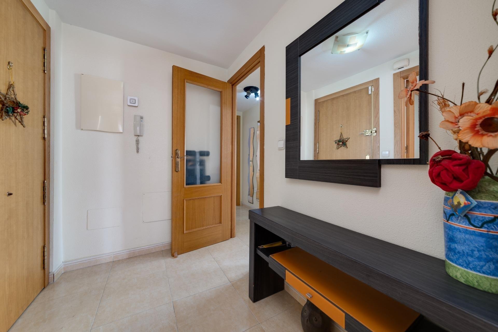 Resale - Apartment / flat -
Torrevieja - Centro