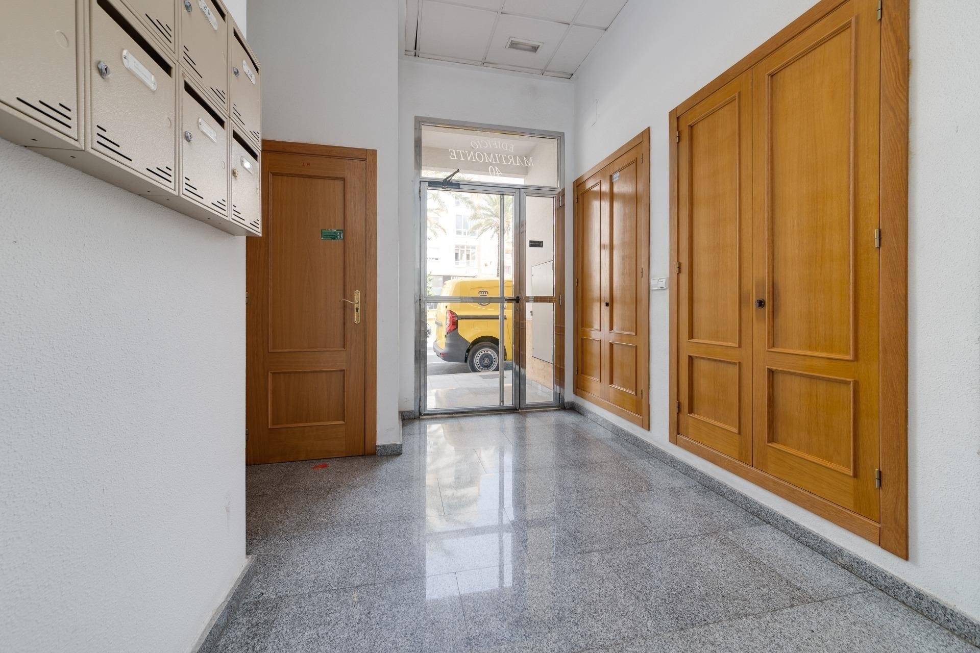 Resale - Apartment / flat -
Torrevieja - Centro