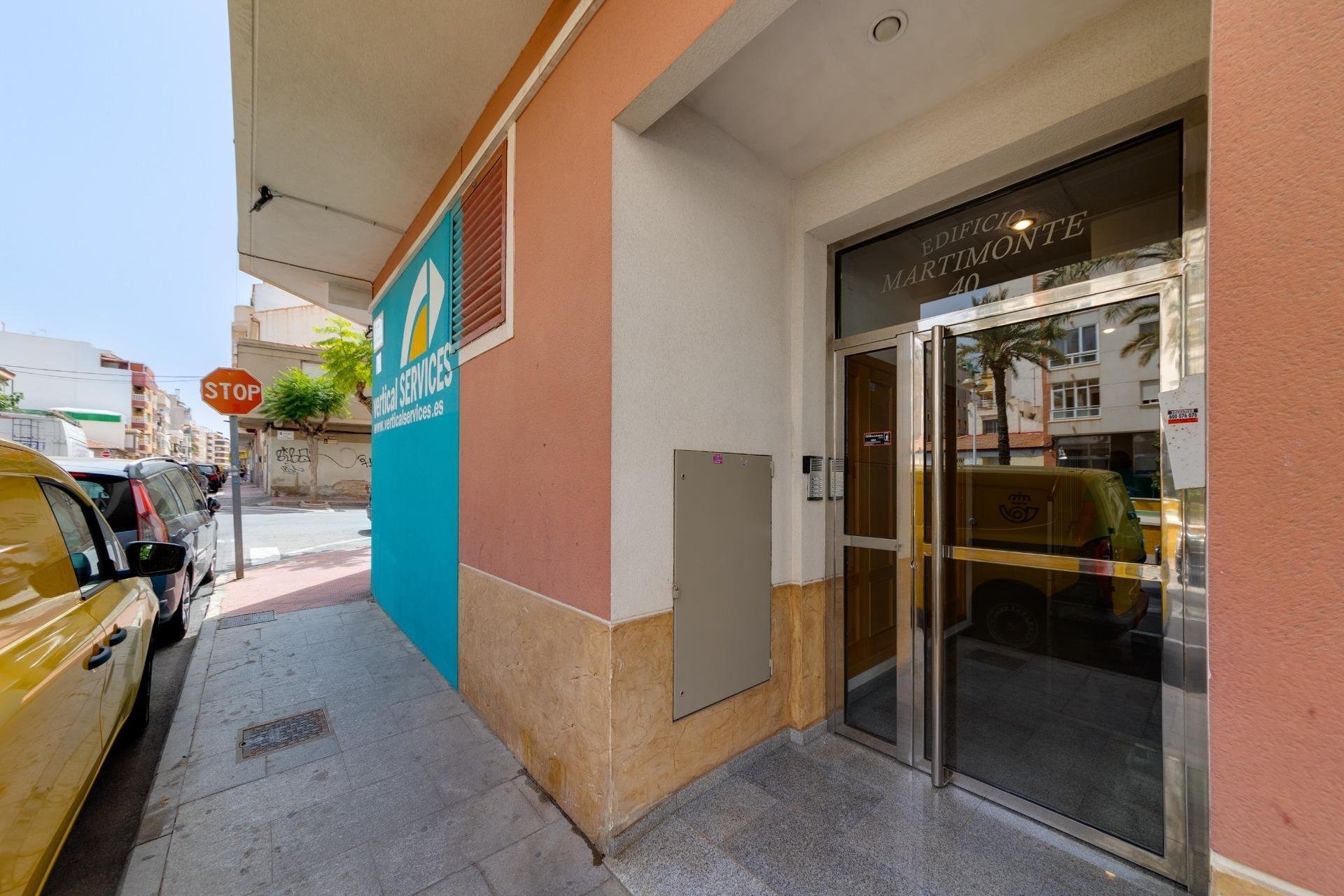 Resale - Apartment / flat -
Torrevieja - Centro