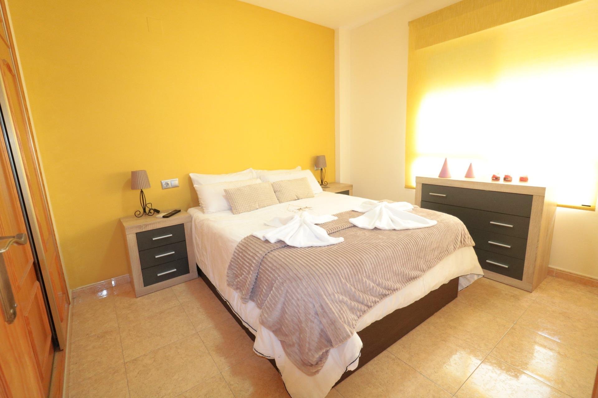 Resale - Apartment / flat -
Torrevieja - Centro