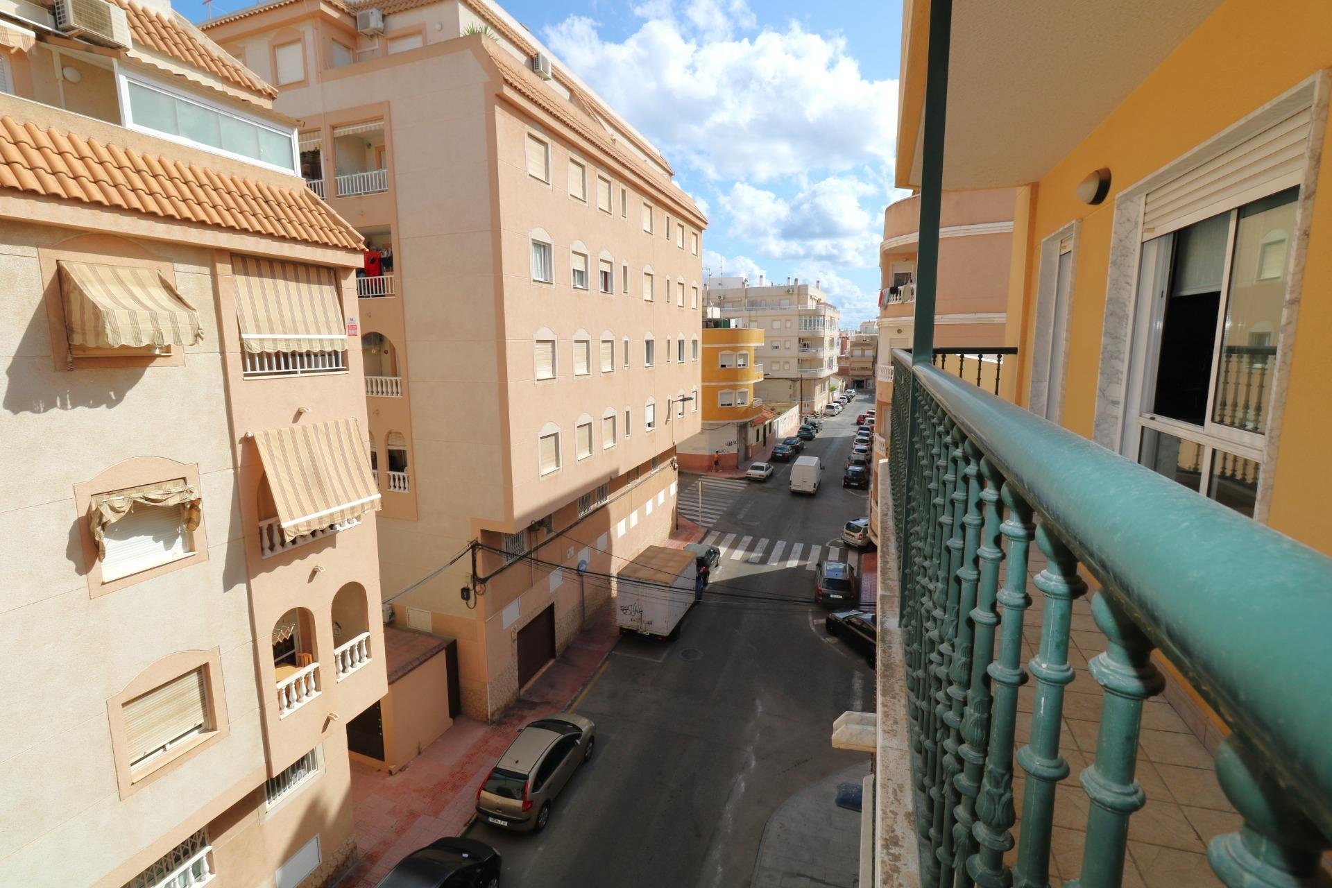 Resale - Apartment / flat -
Torrevieja - Centro