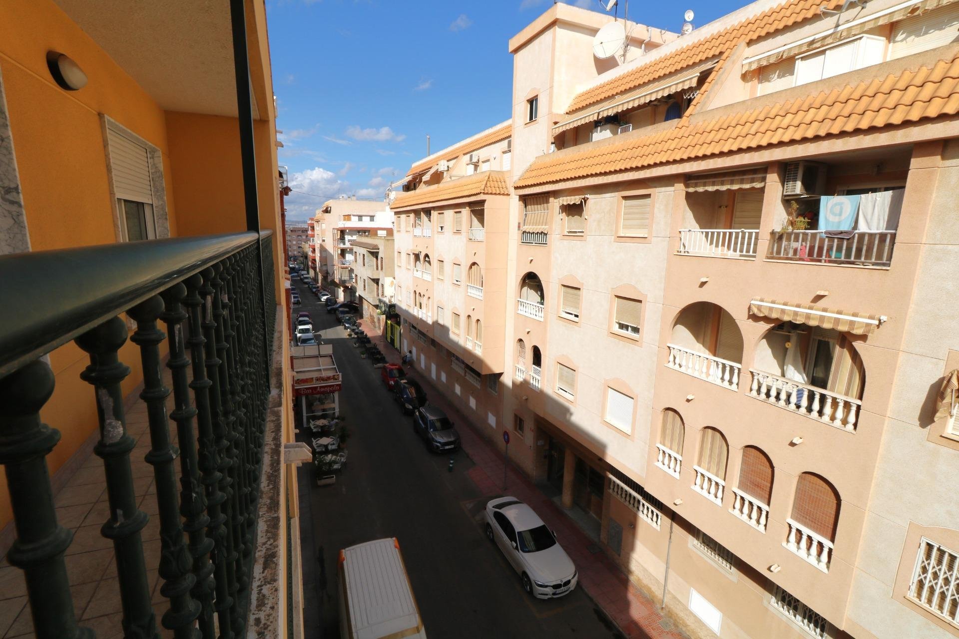 Resale - Apartment / flat -
Torrevieja - Centro