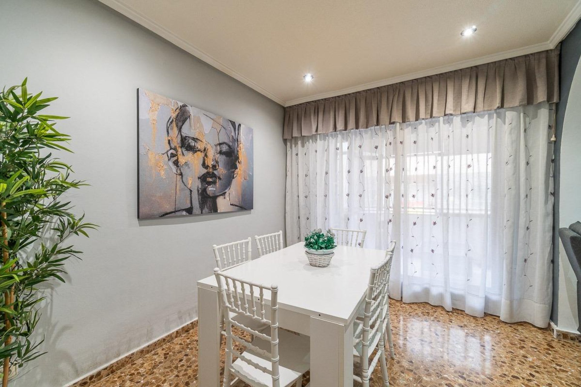 Resale - Apartment / flat -
Torrevieja - Centro