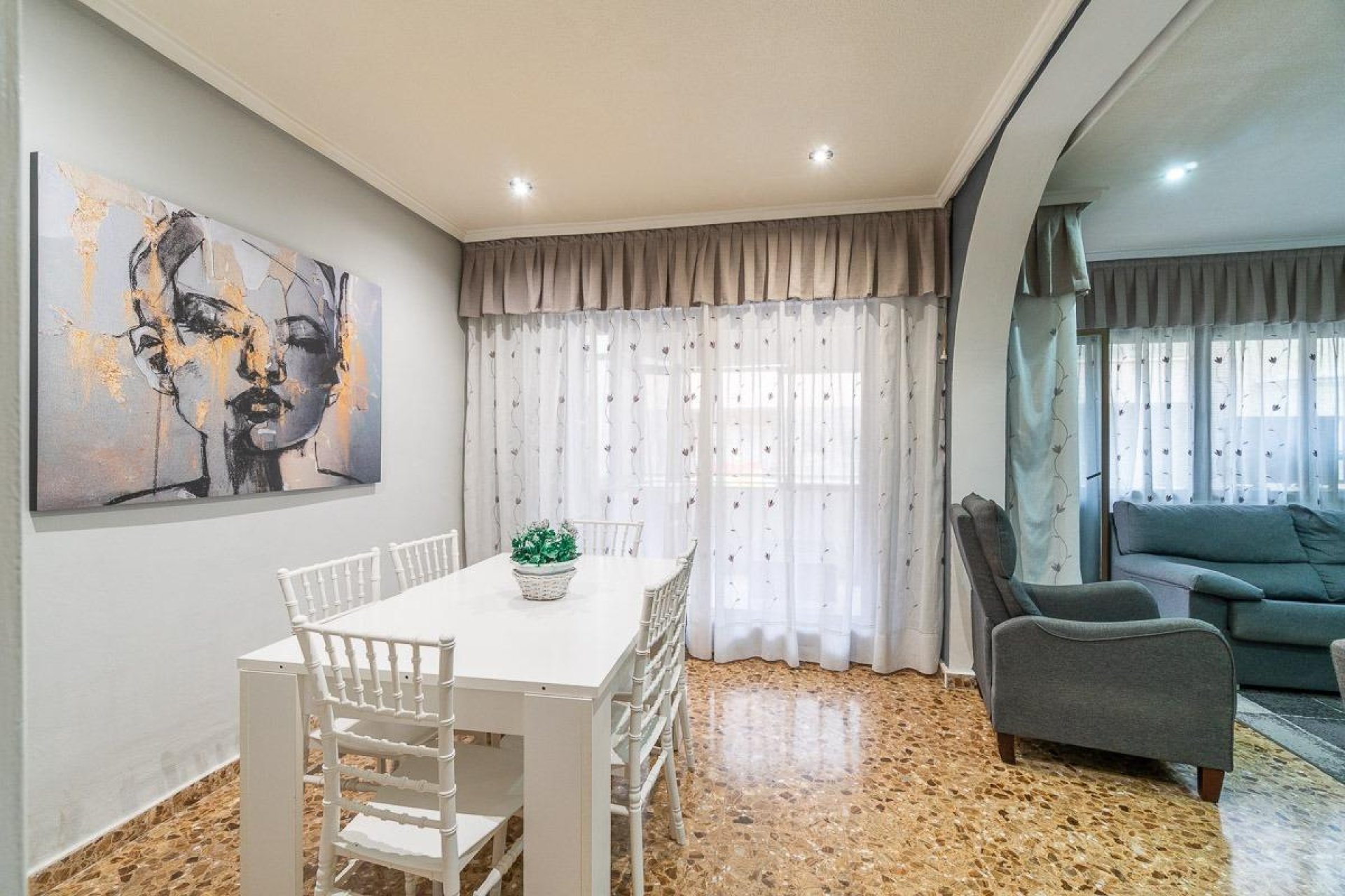 Resale - Apartment / flat -
Torrevieja - Centro