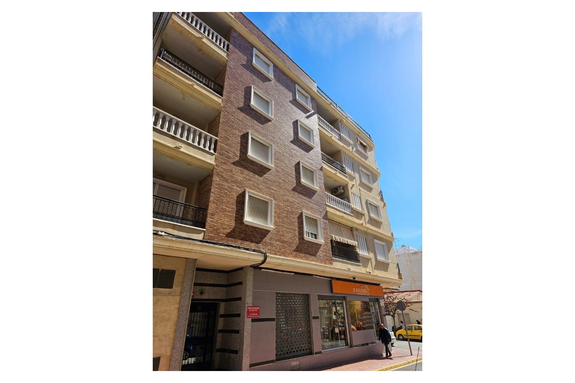 Resale - Apartment / flat -
Torrevieja - Centro