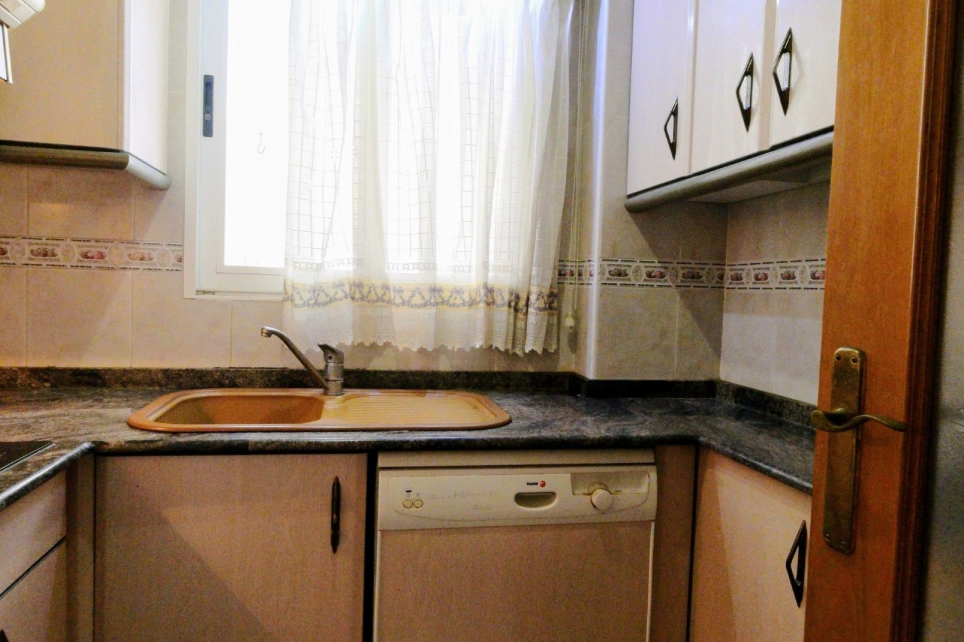 Resale - Apartment / flat -
Torrevieja - Centro